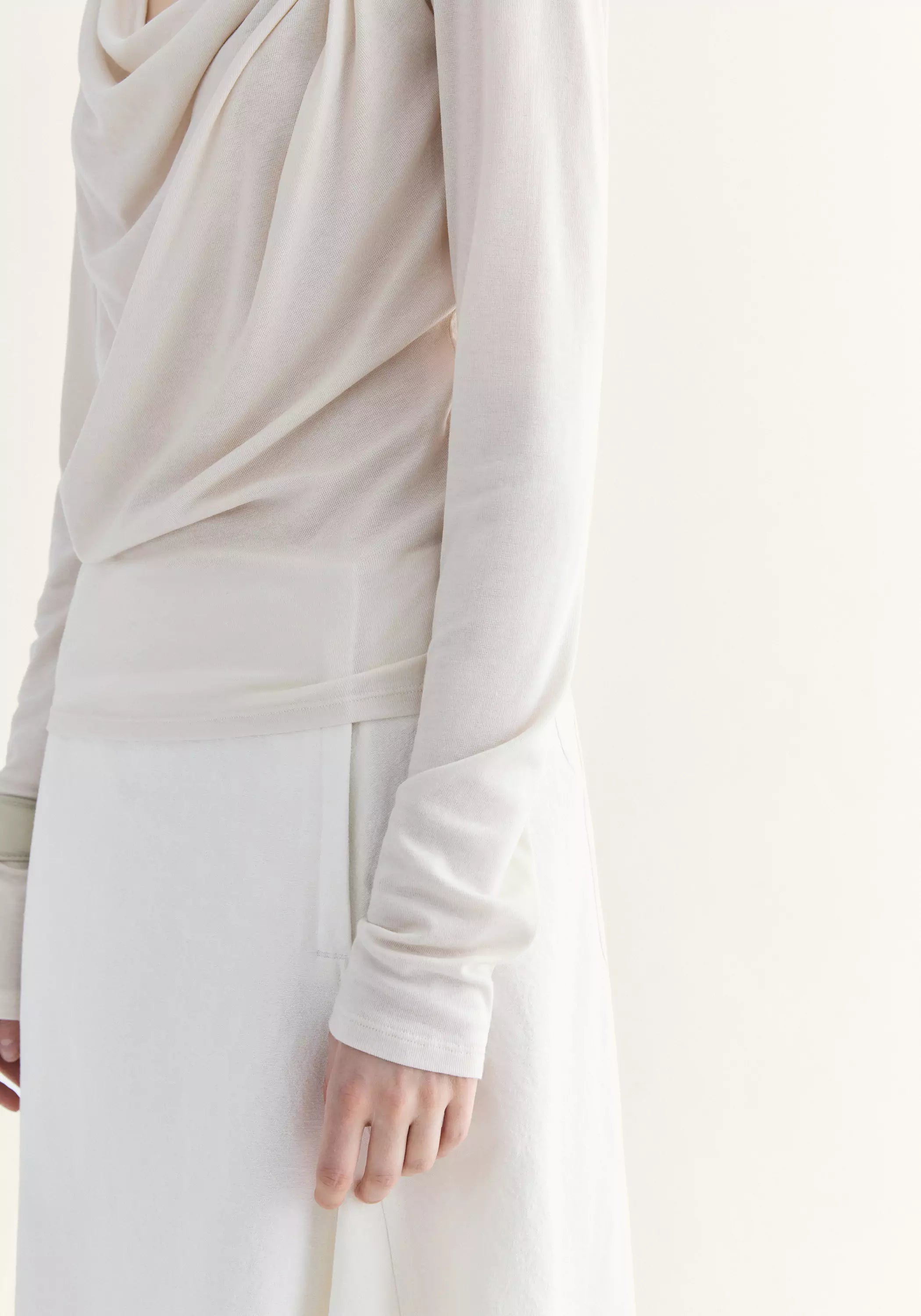 #color_off white