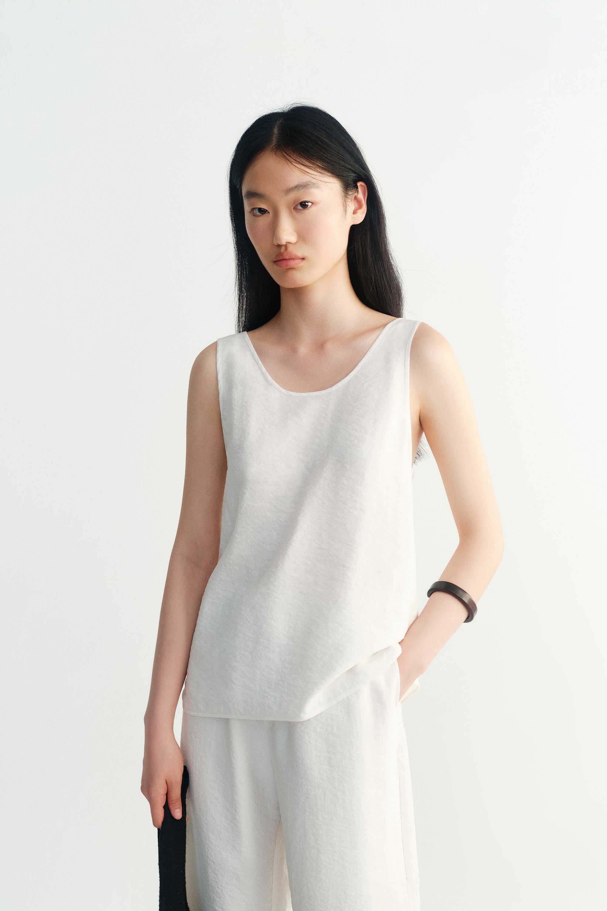 #color_off white
