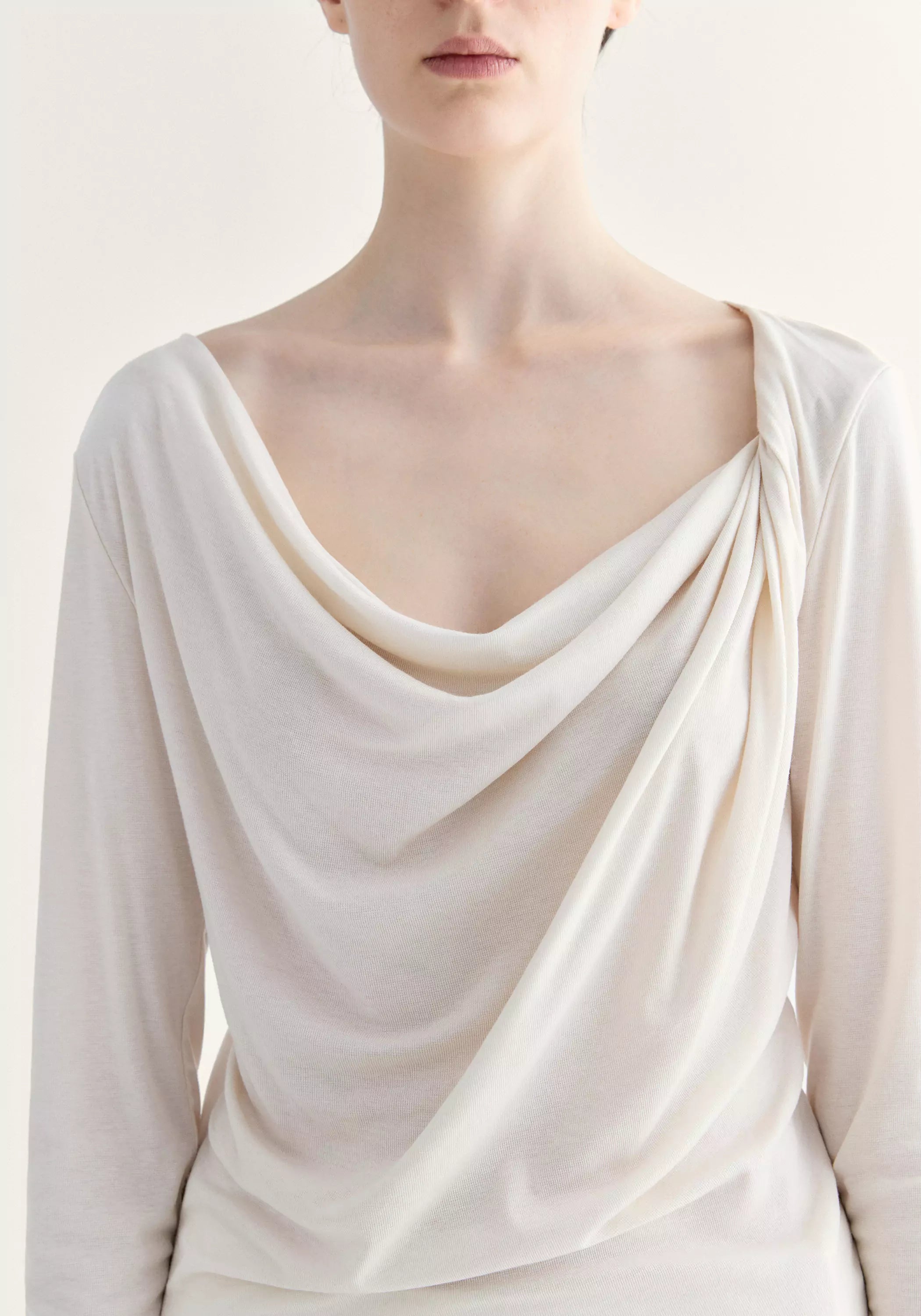 #color_off white