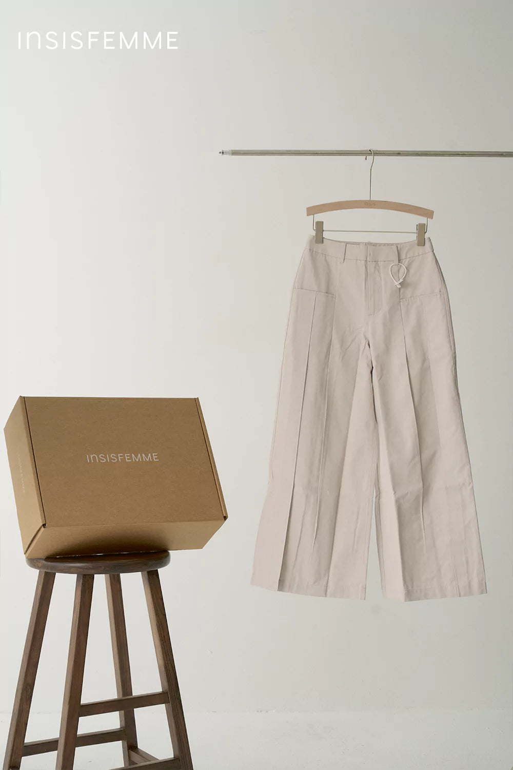 White Solid Wide Leg Pleated Trouser main image 0