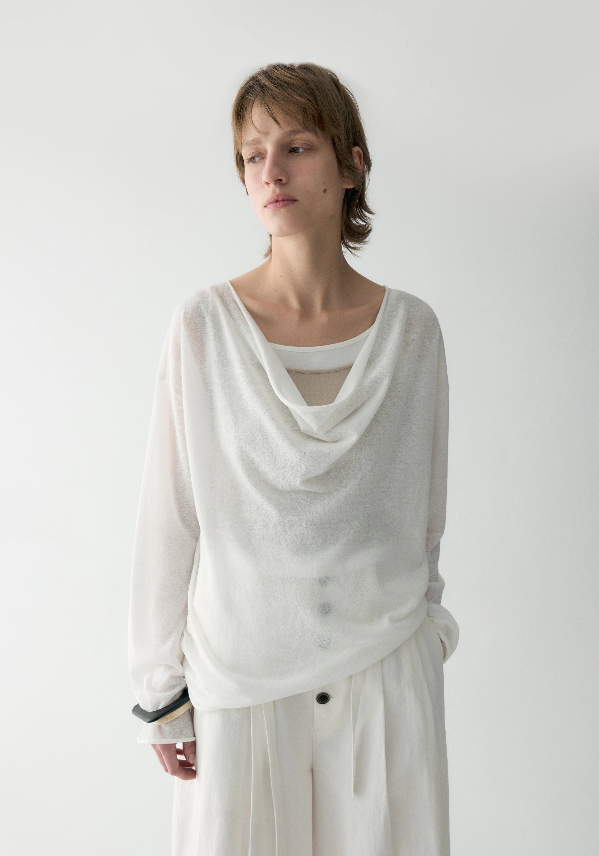 #color_off white