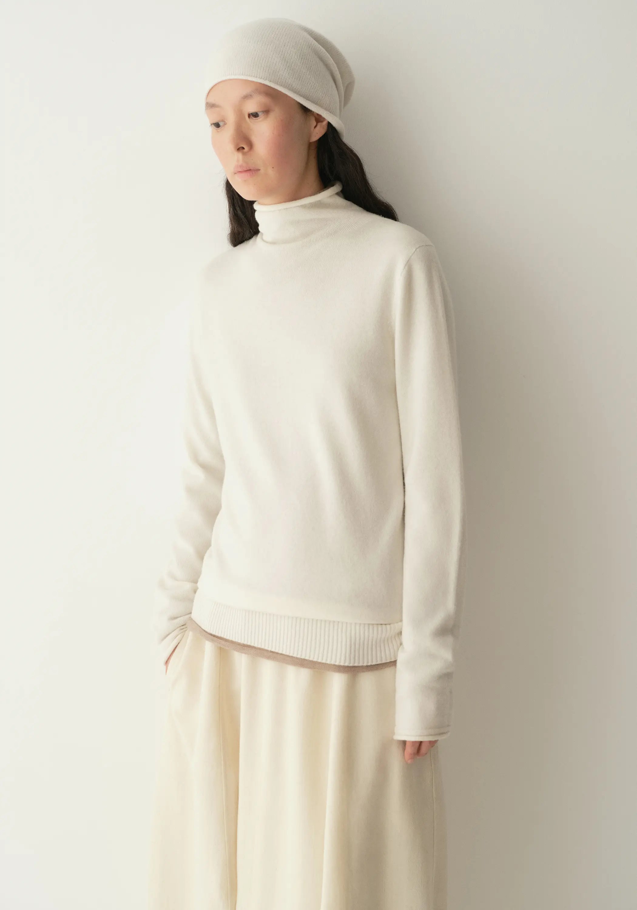#color_off white