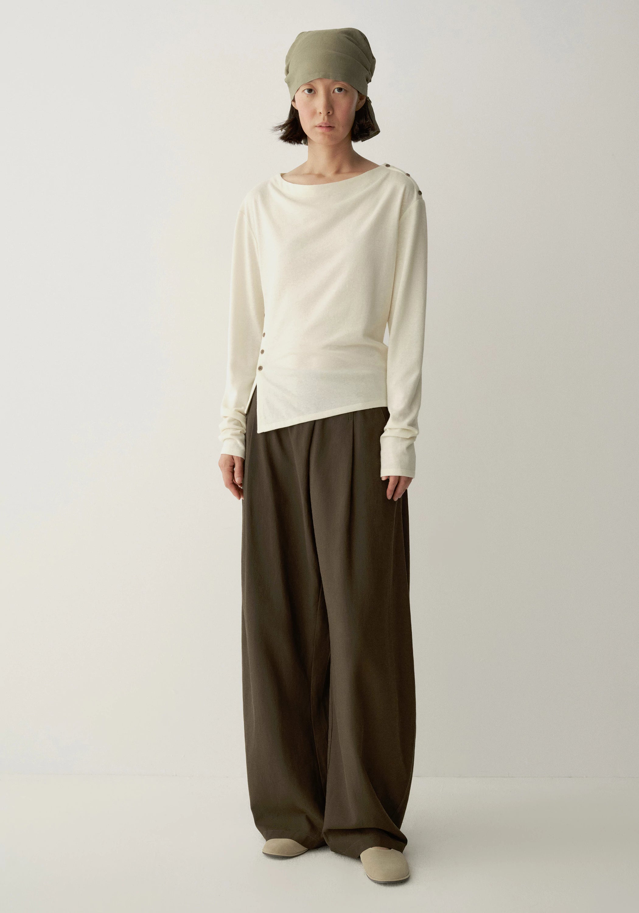 #color_off white