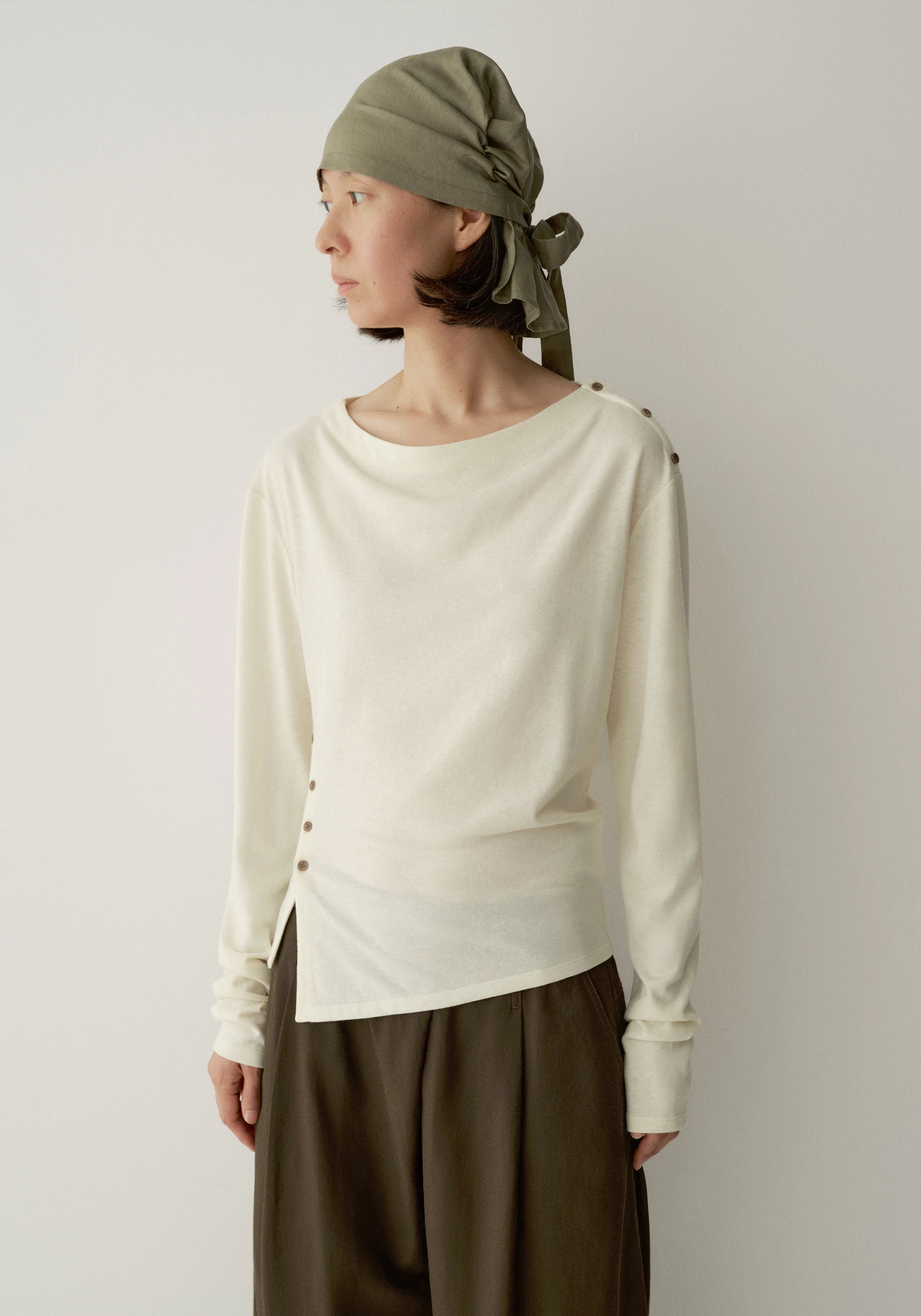#color_off white