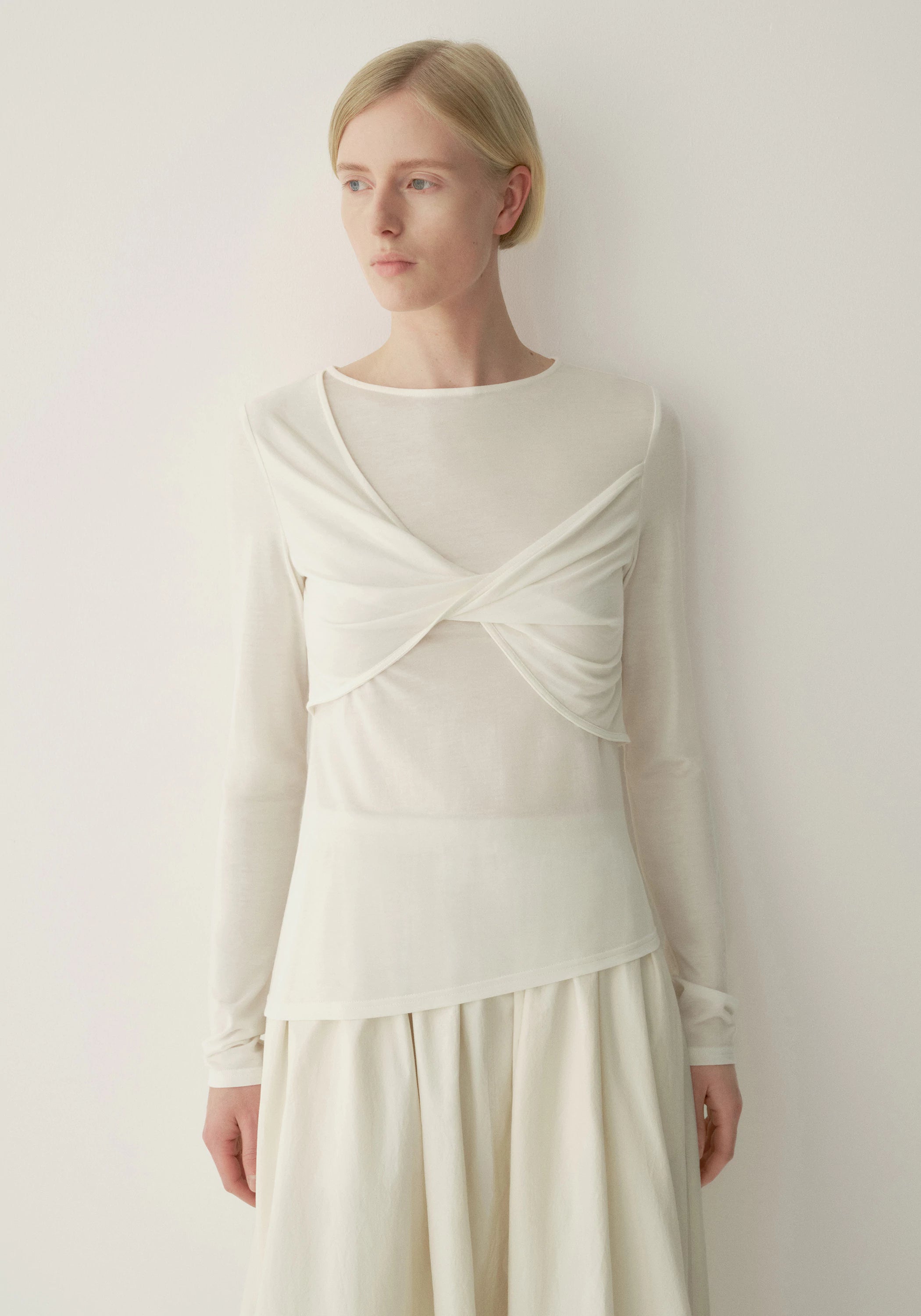 #color_off white