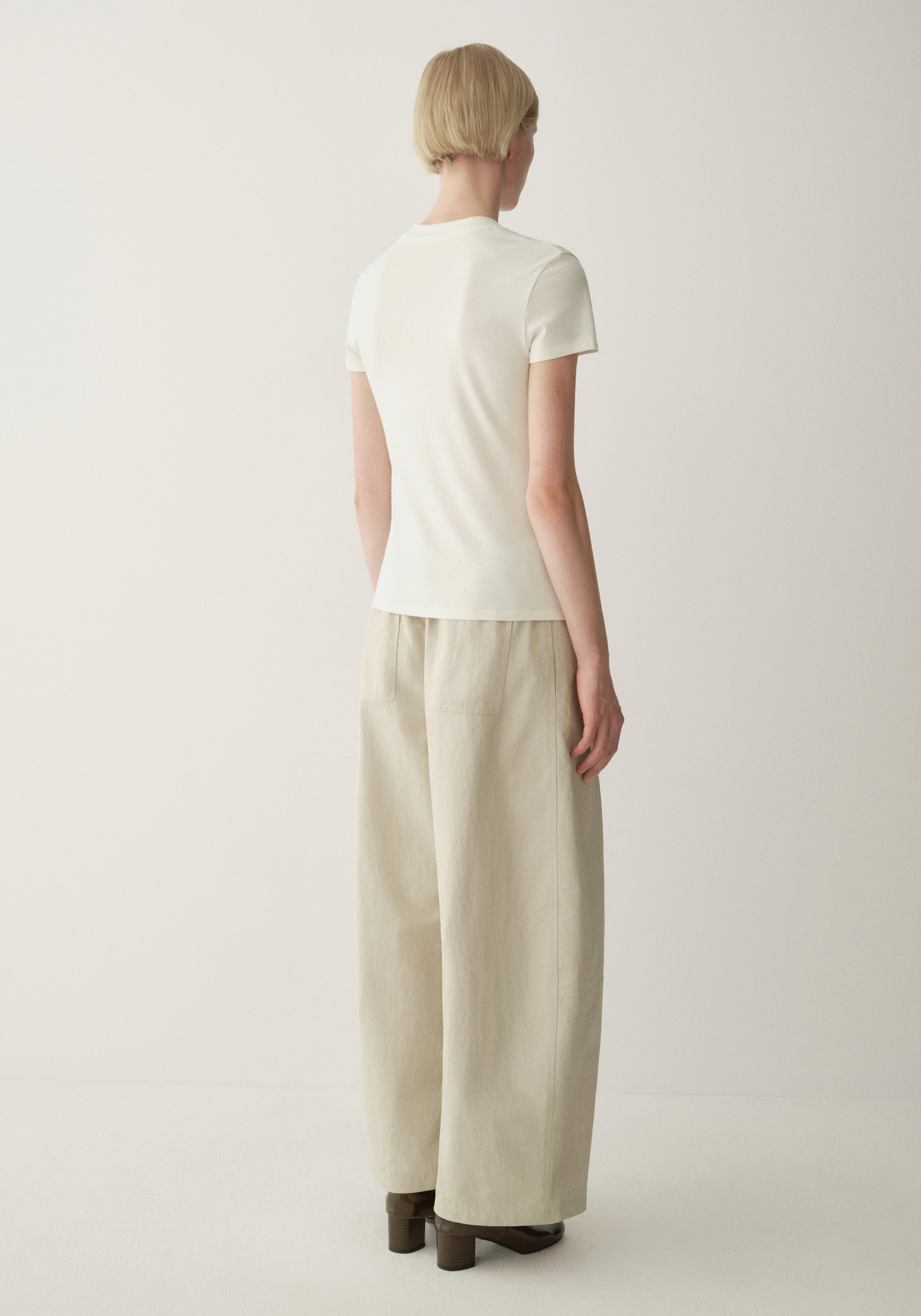 #color_off white
