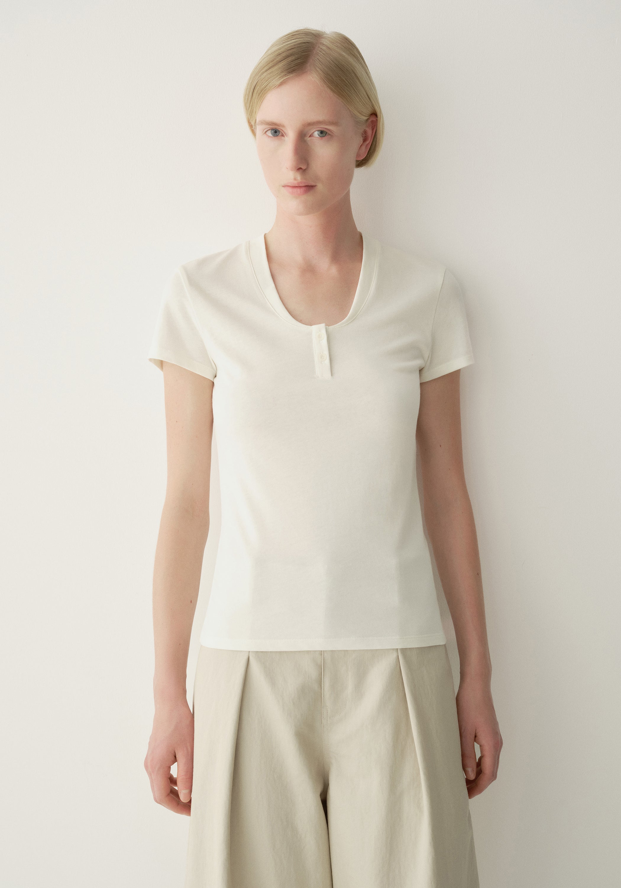 #color_off white
