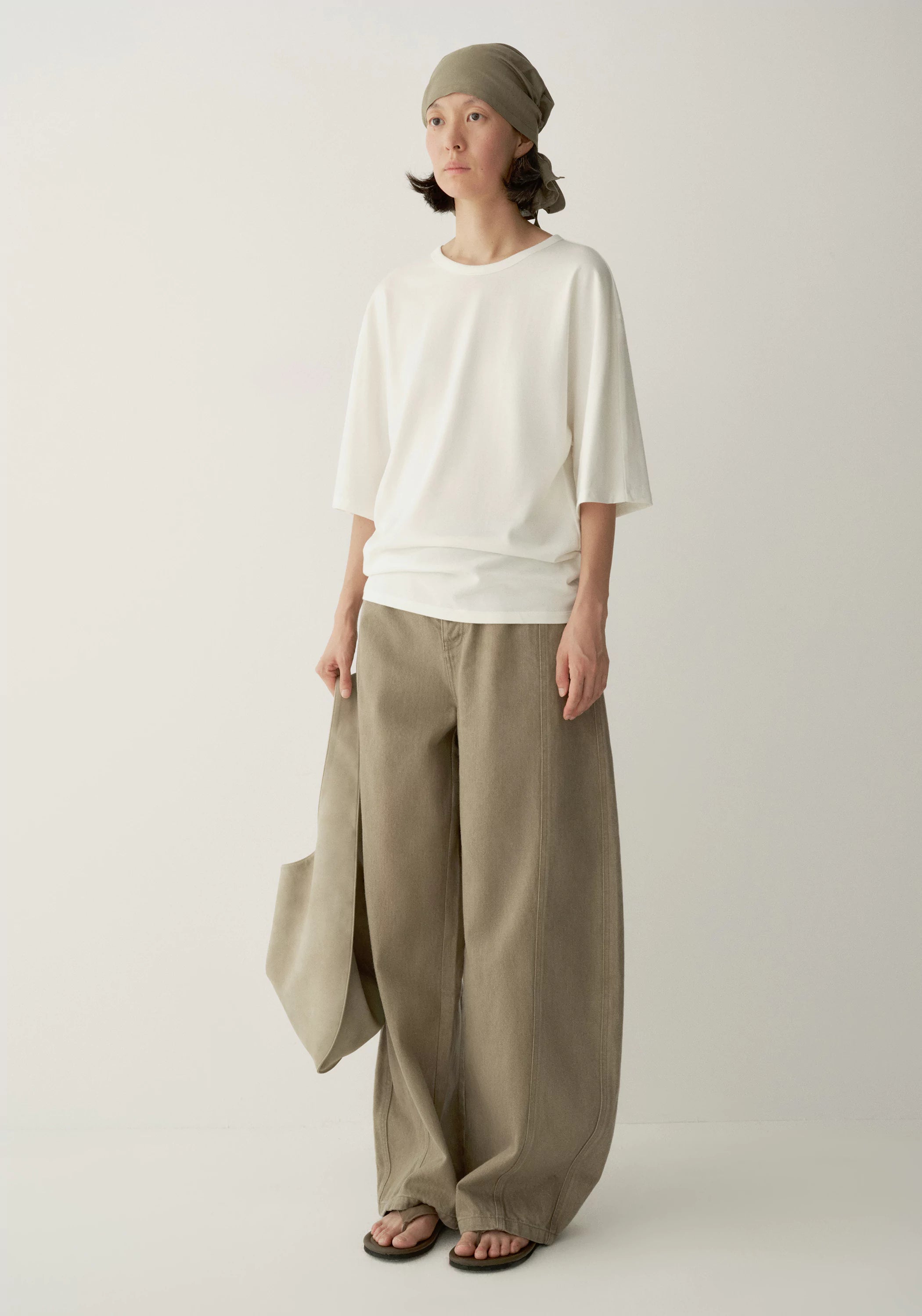 #color_off white
