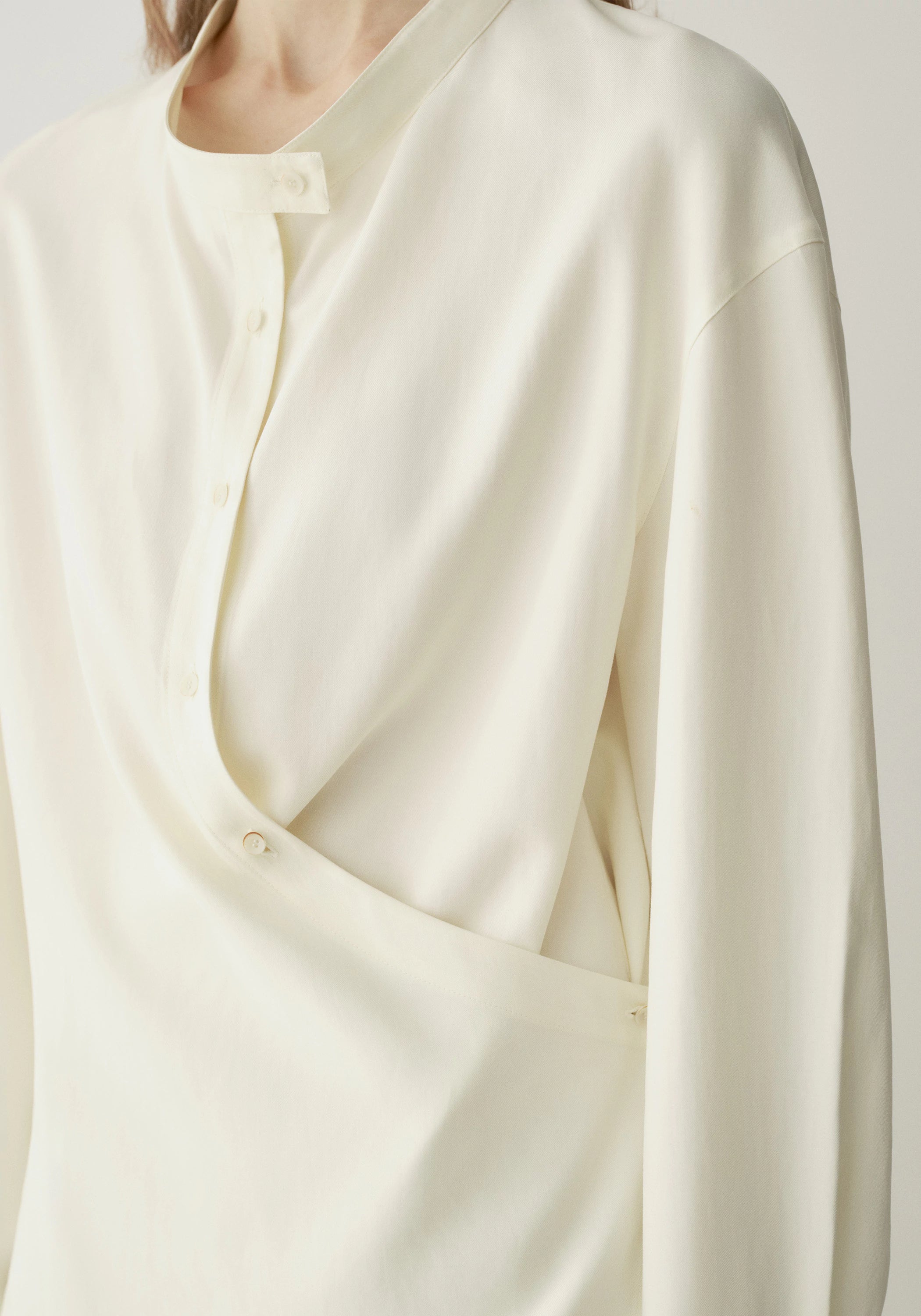 #color_off white