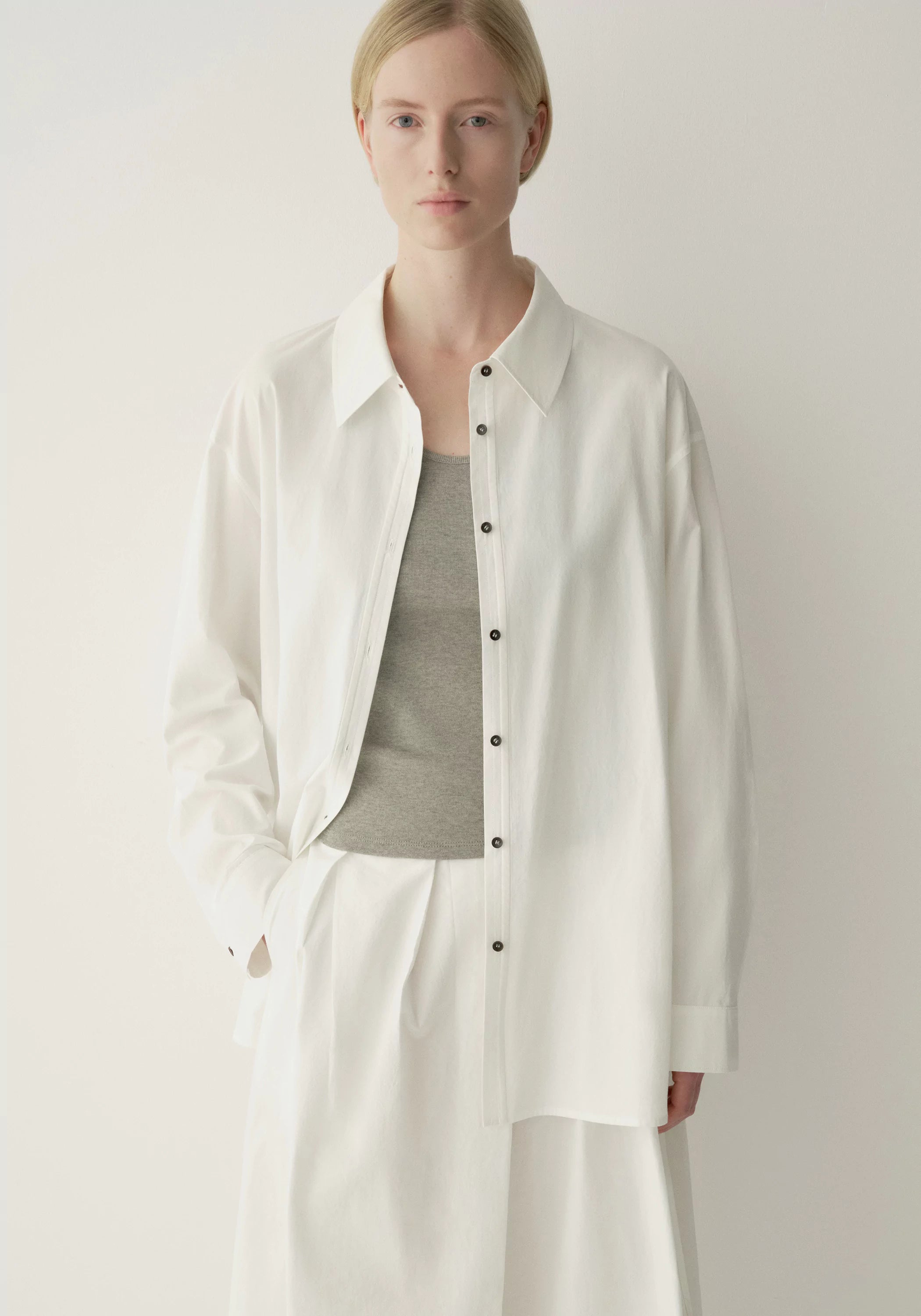 #color_off white