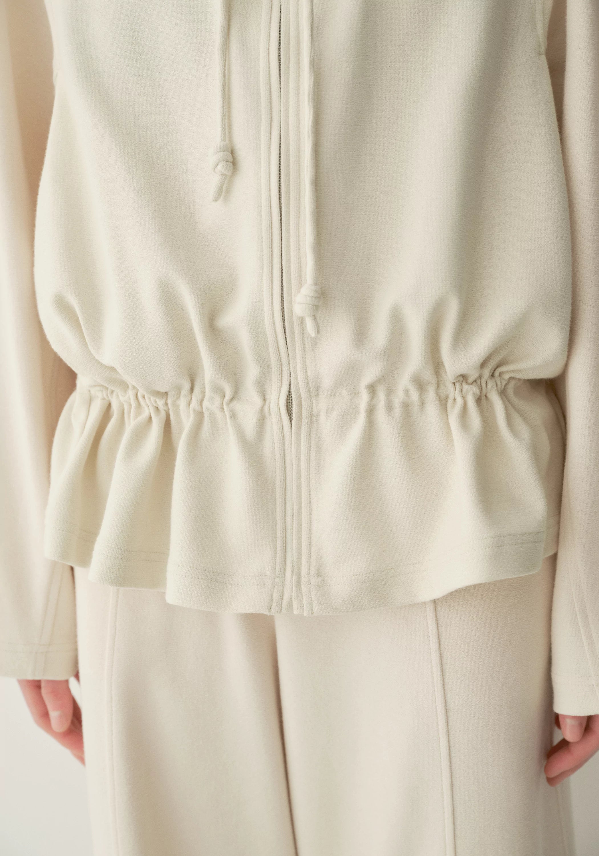 #color_cream white