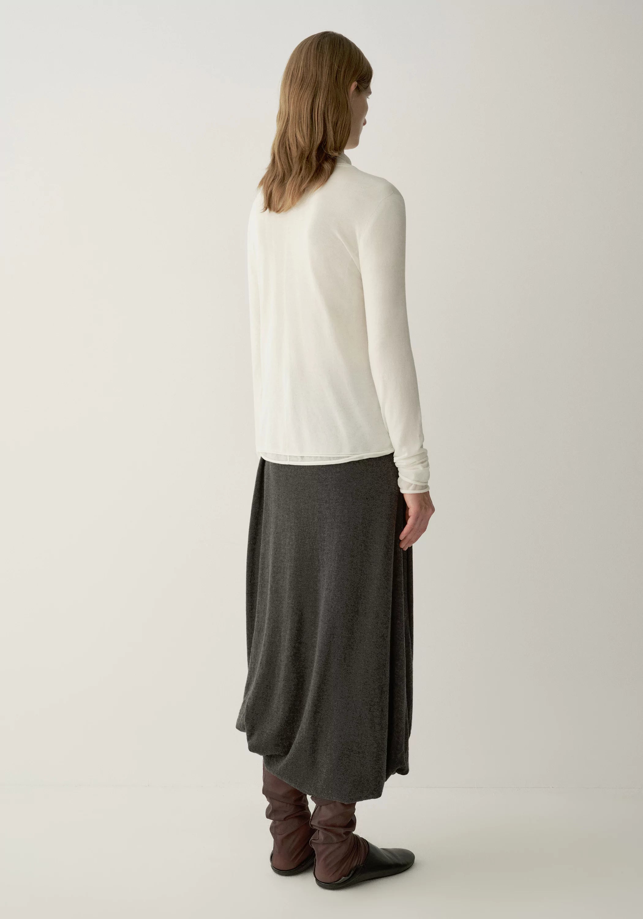 #color_off white