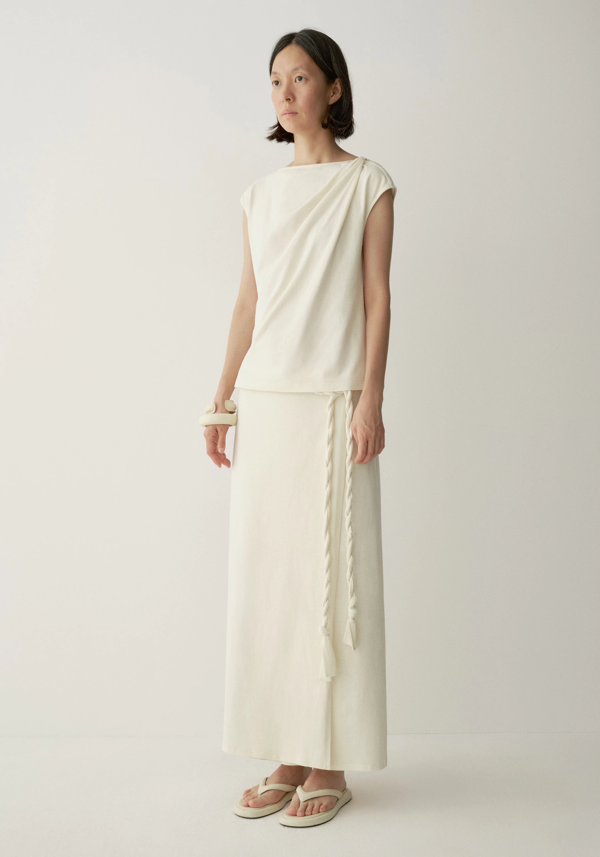 #color_cream white
