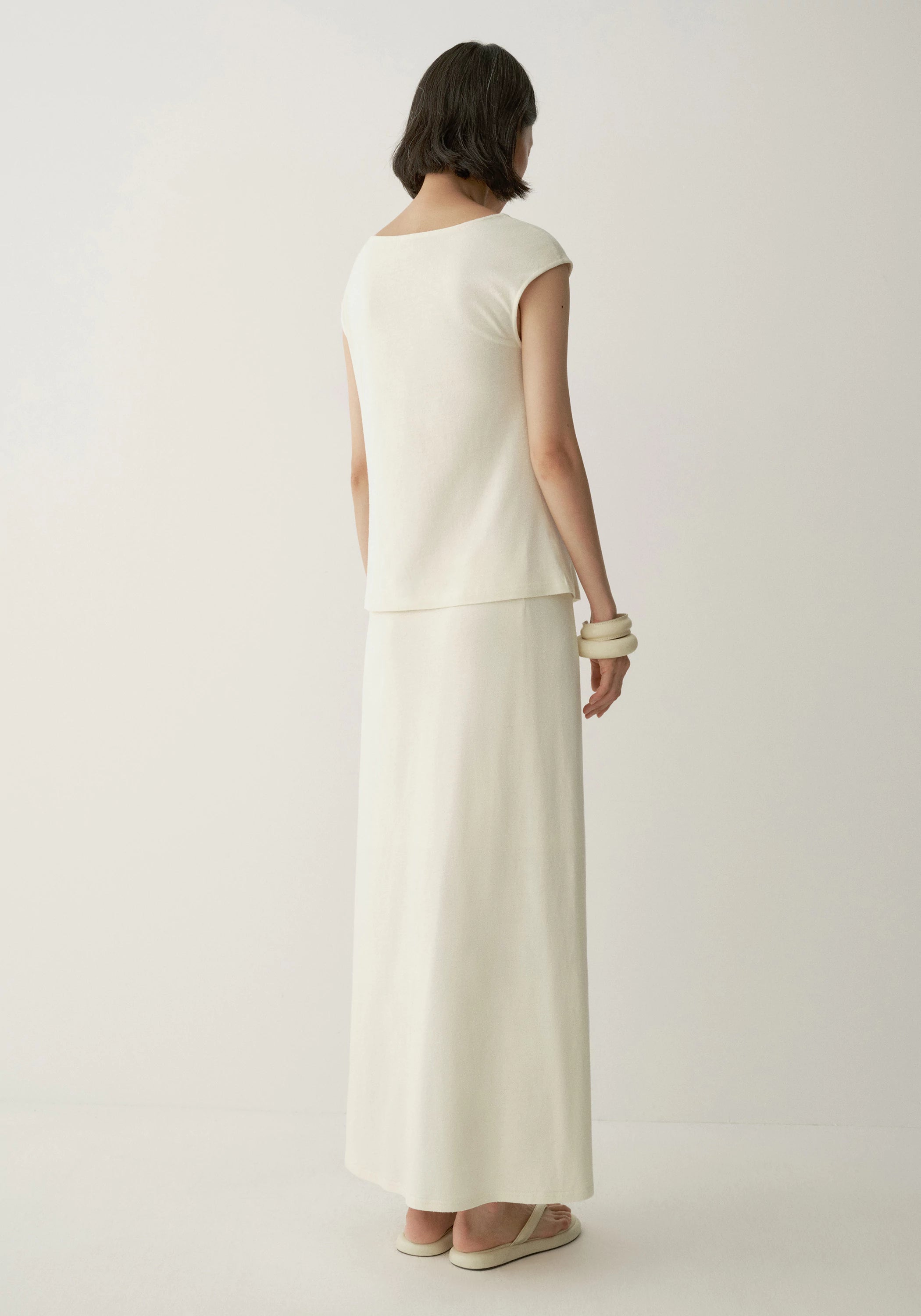#color_cream white