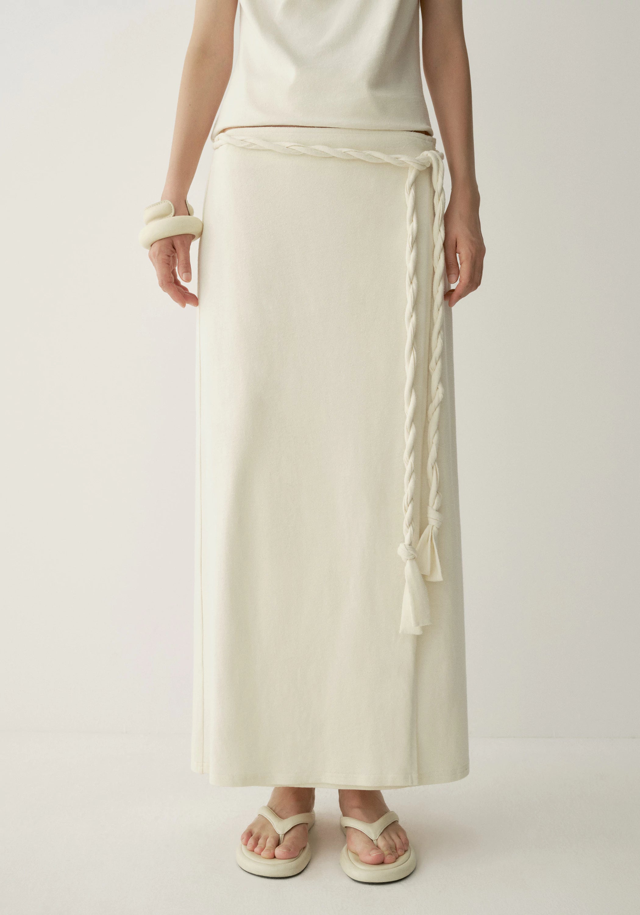 #color_cream white