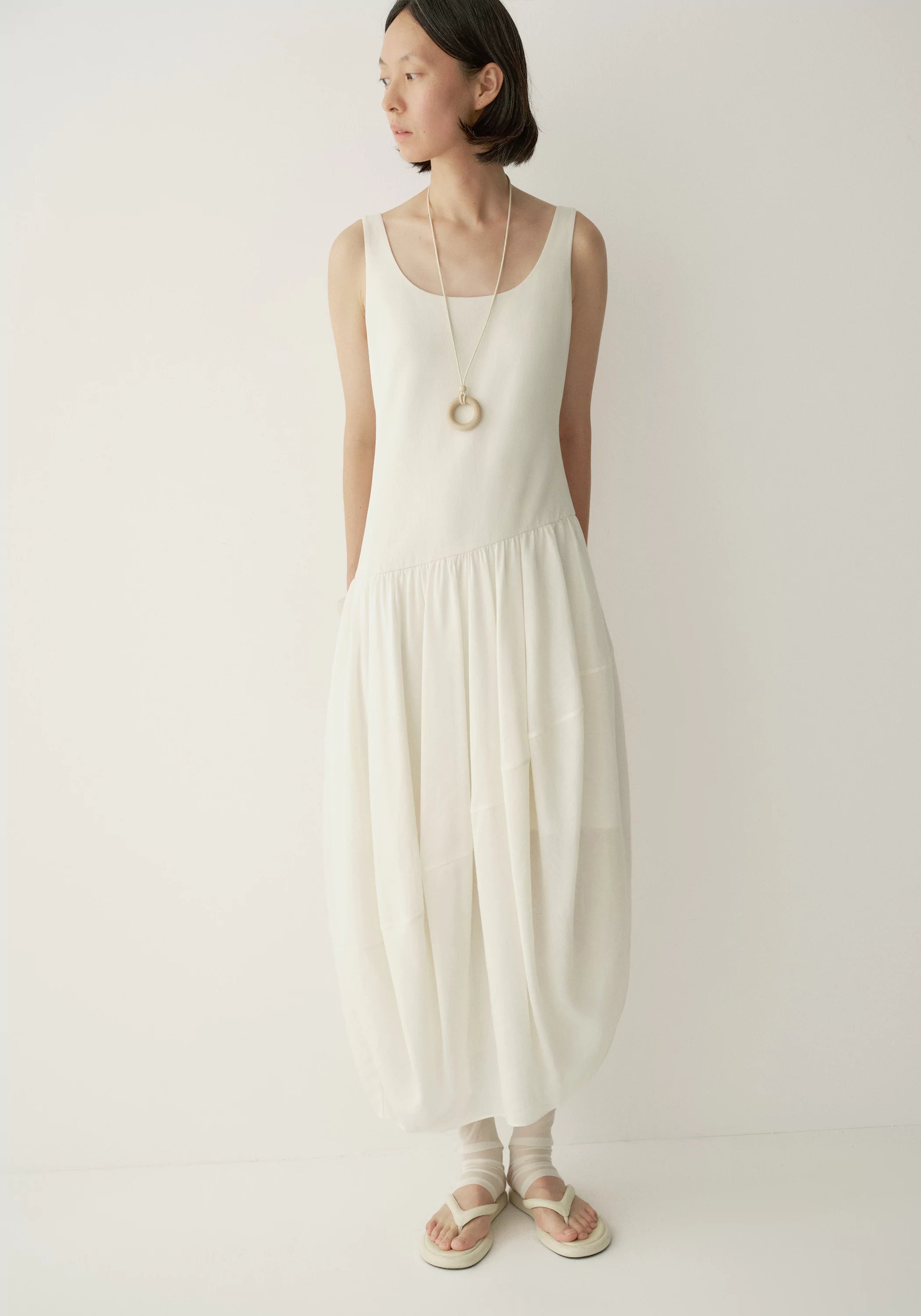 #color_cream white