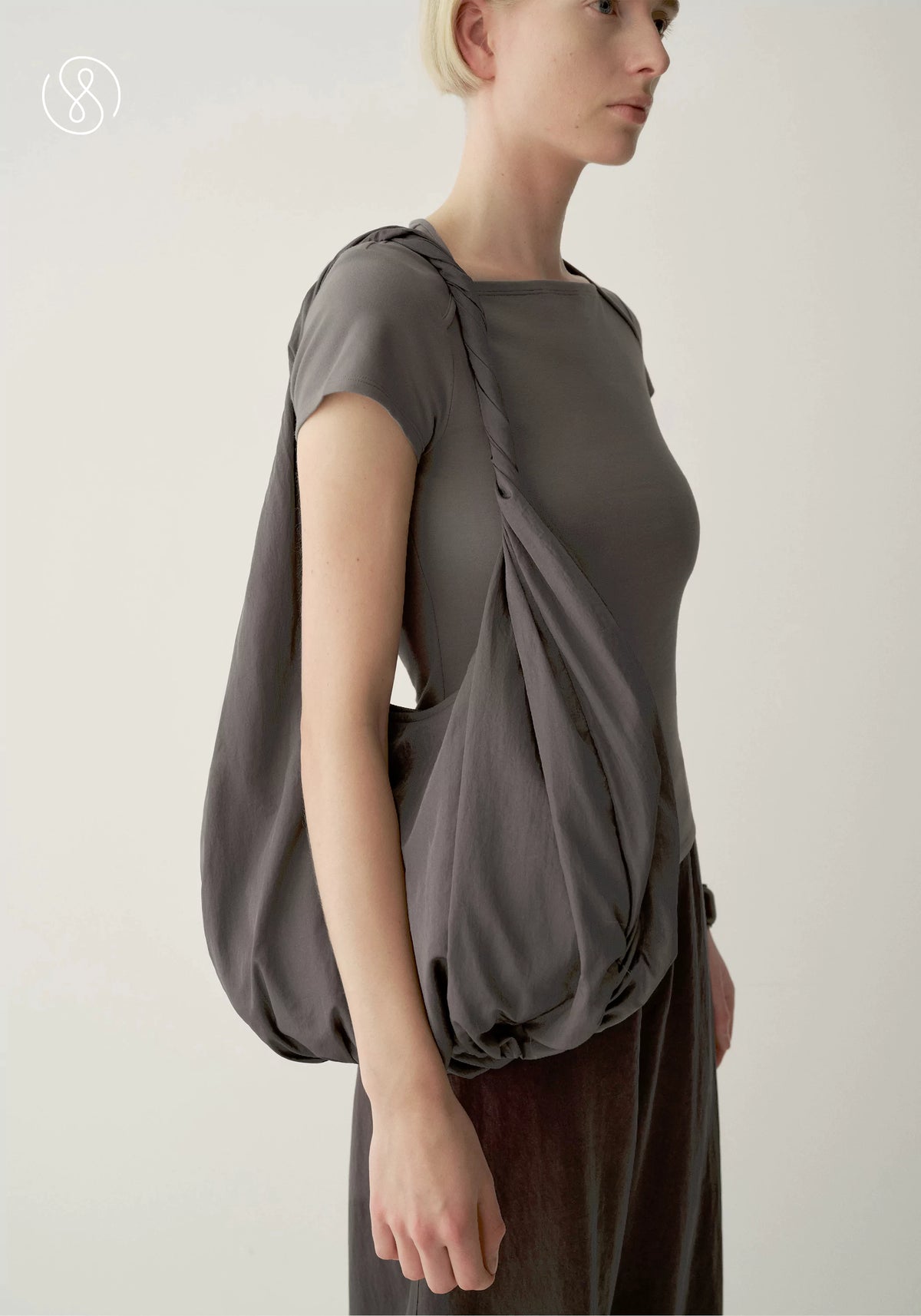 #color_mid gray
