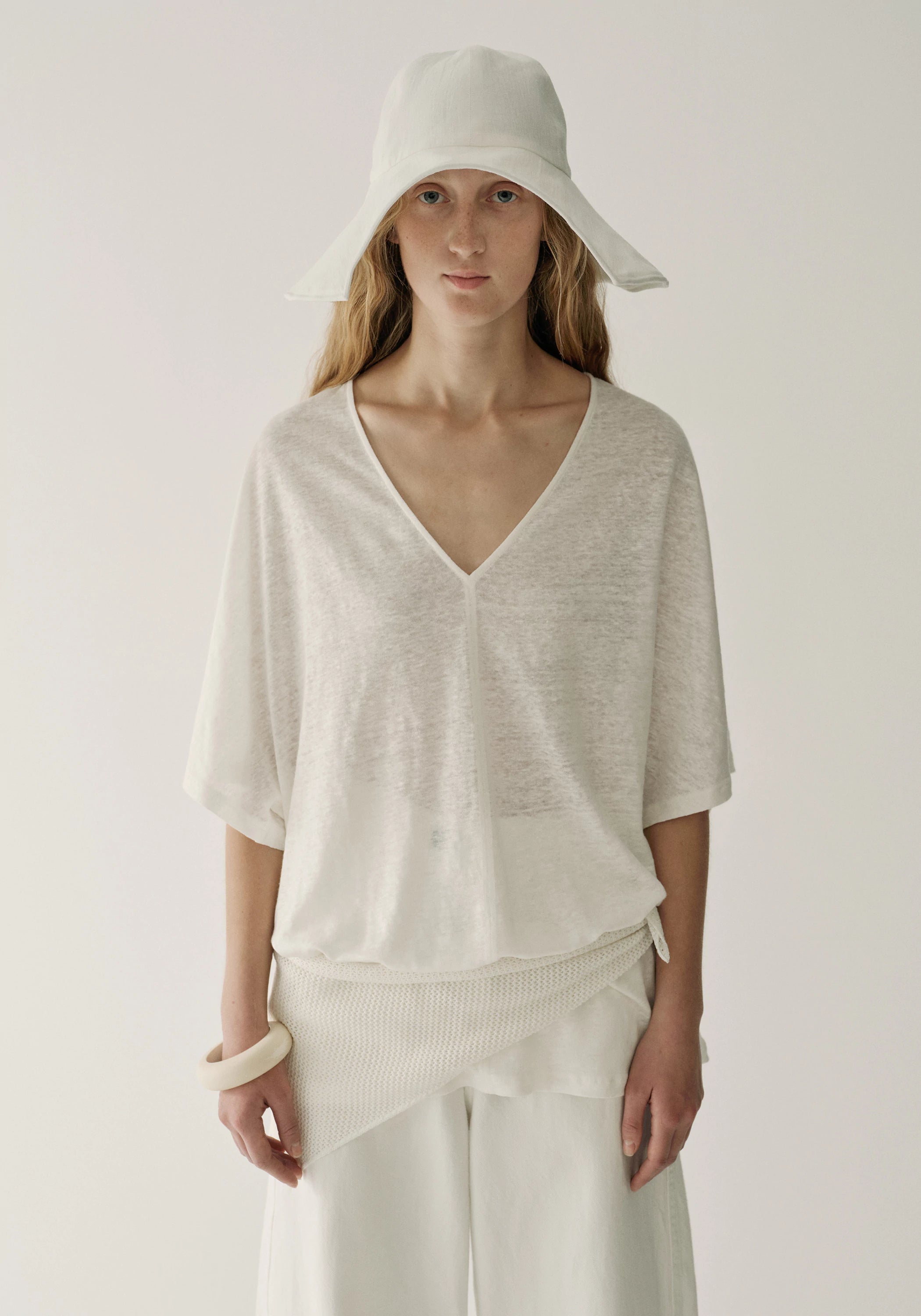 #color_off white