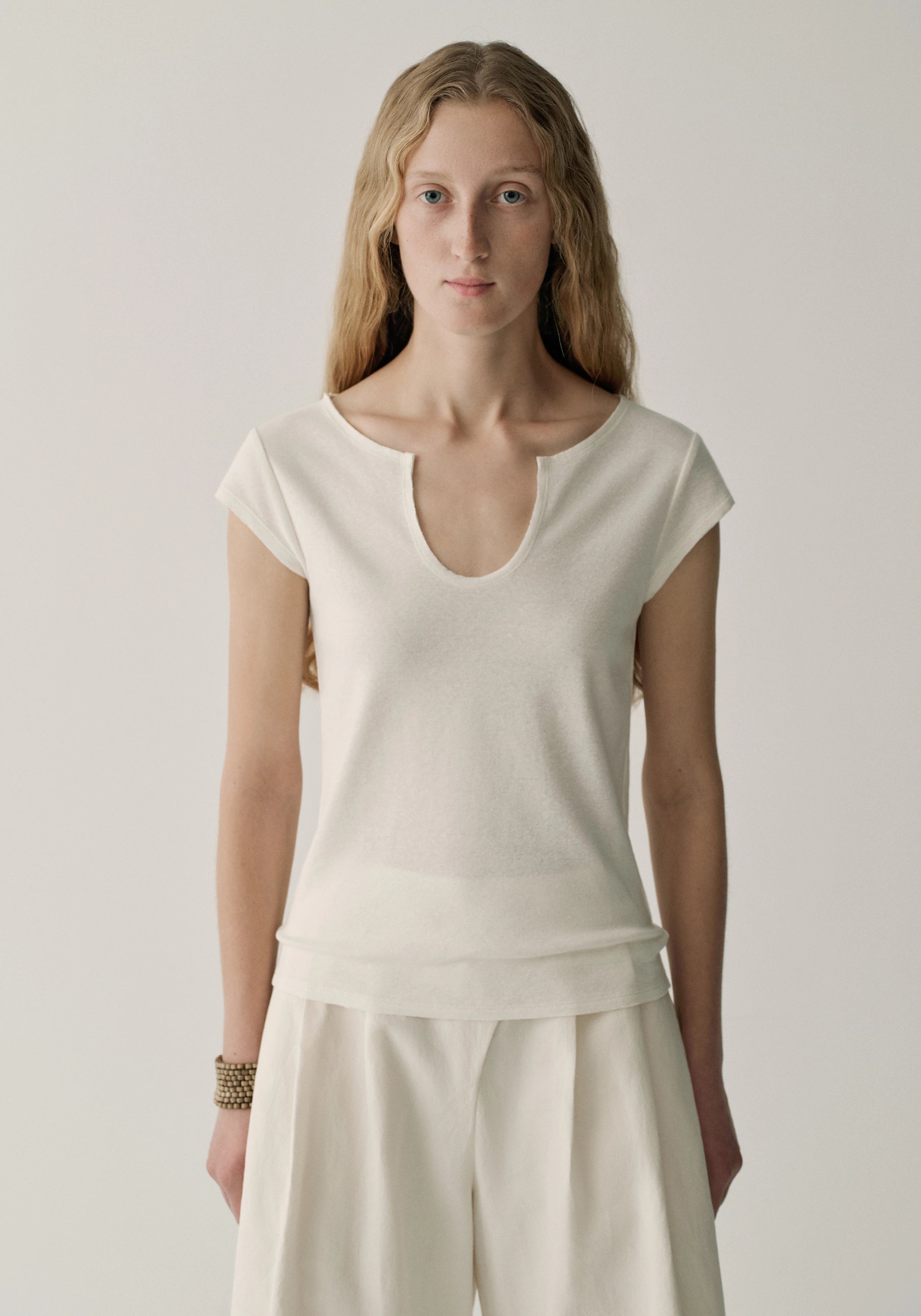 #color_off white