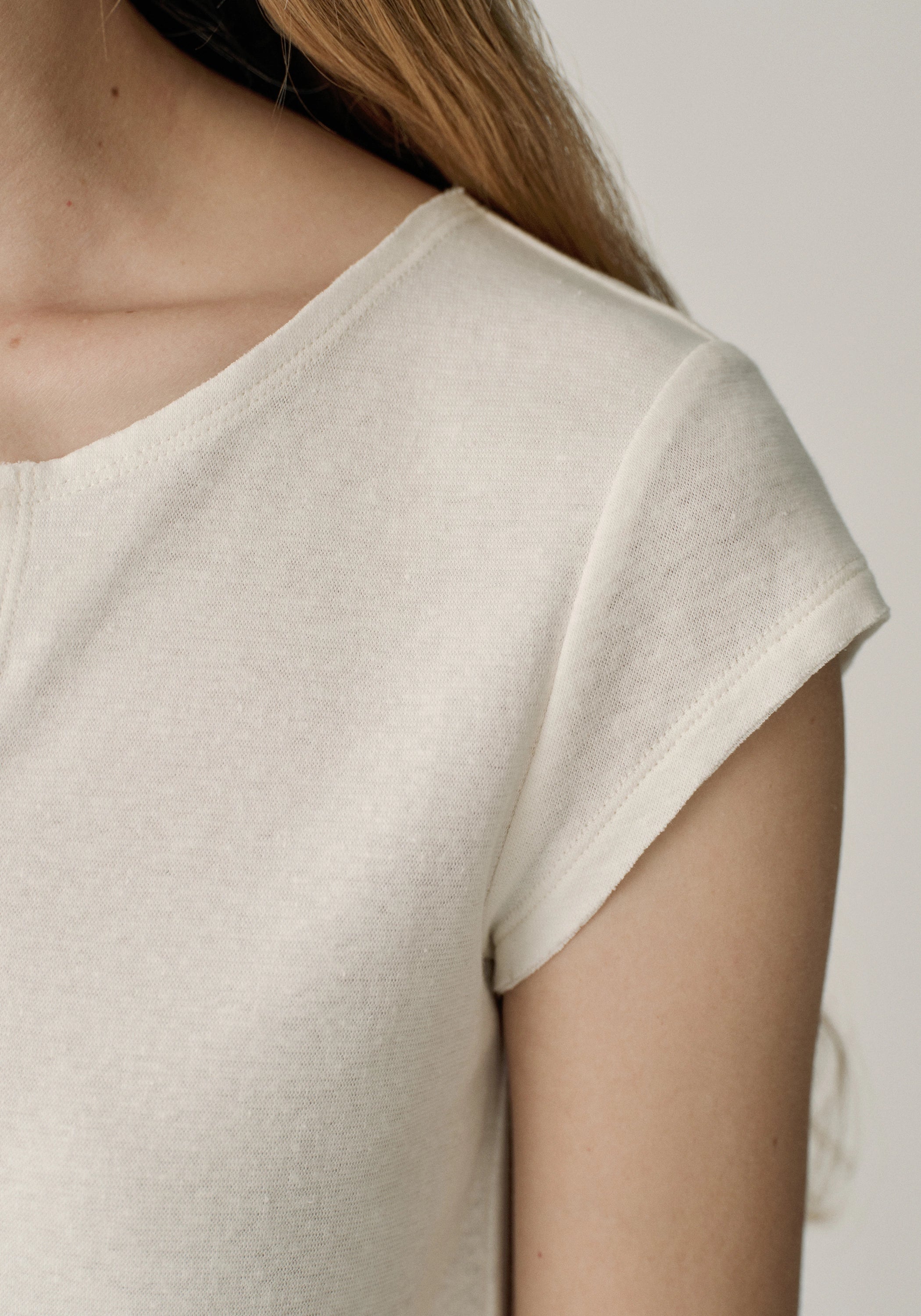 #color_off white