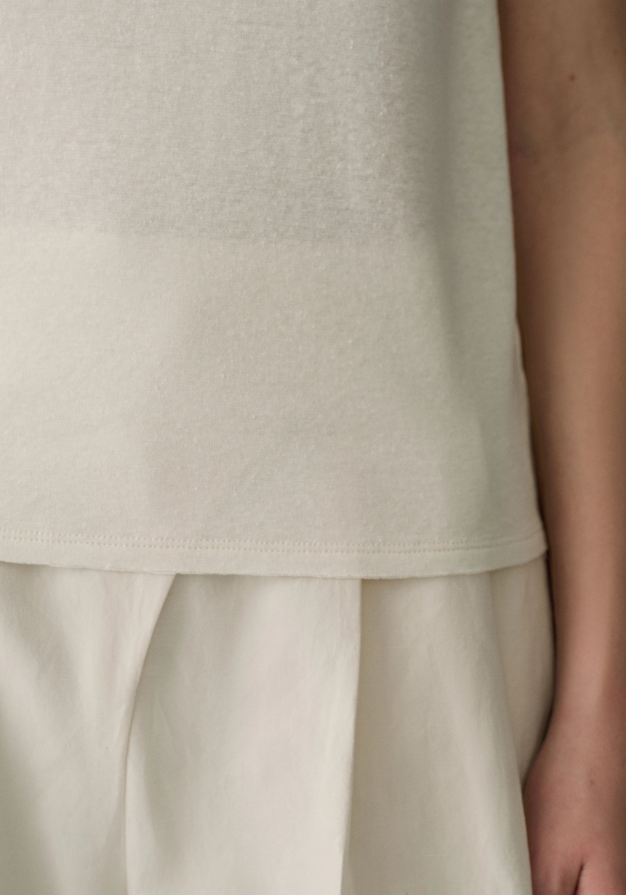 #color_off white