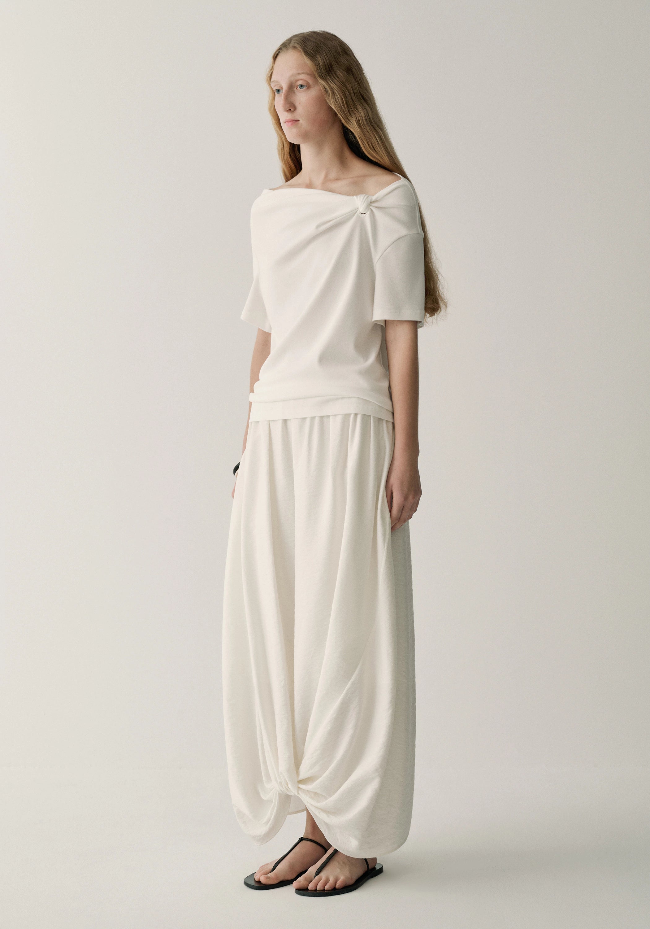 #color_off white