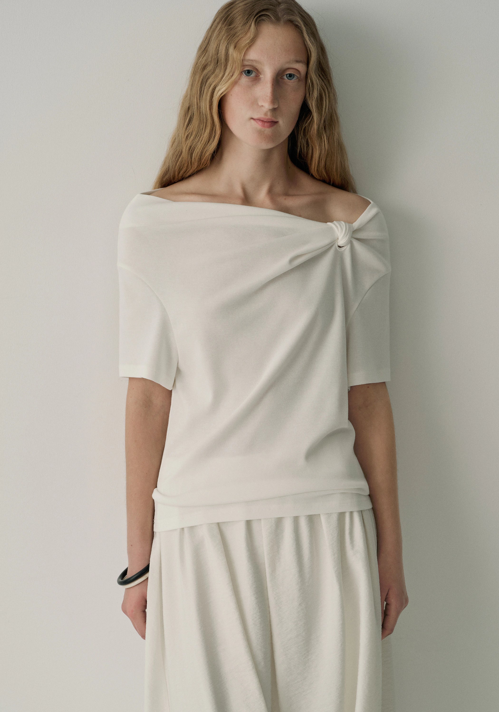 #color_off white