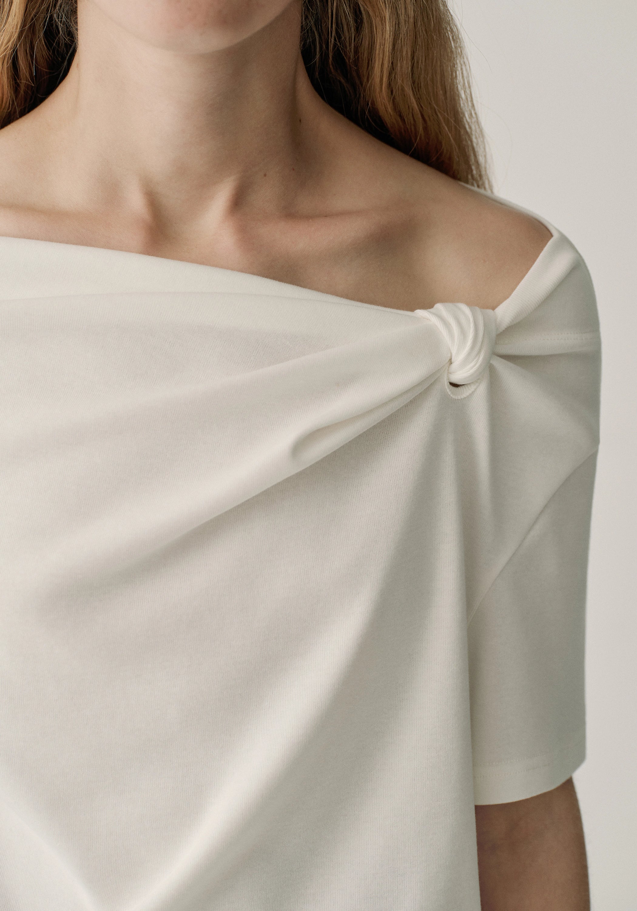 #color_off white