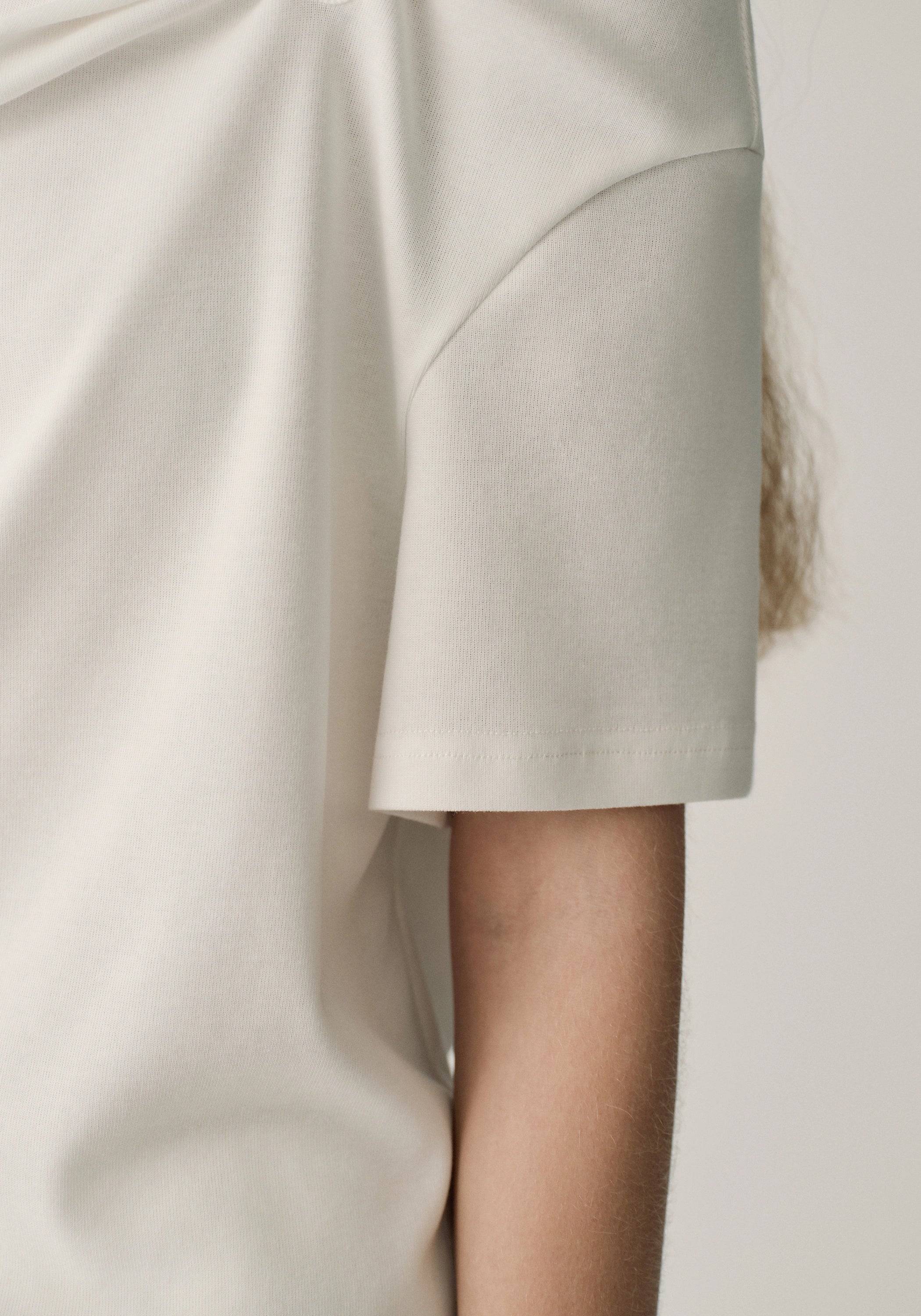 #color_off white
