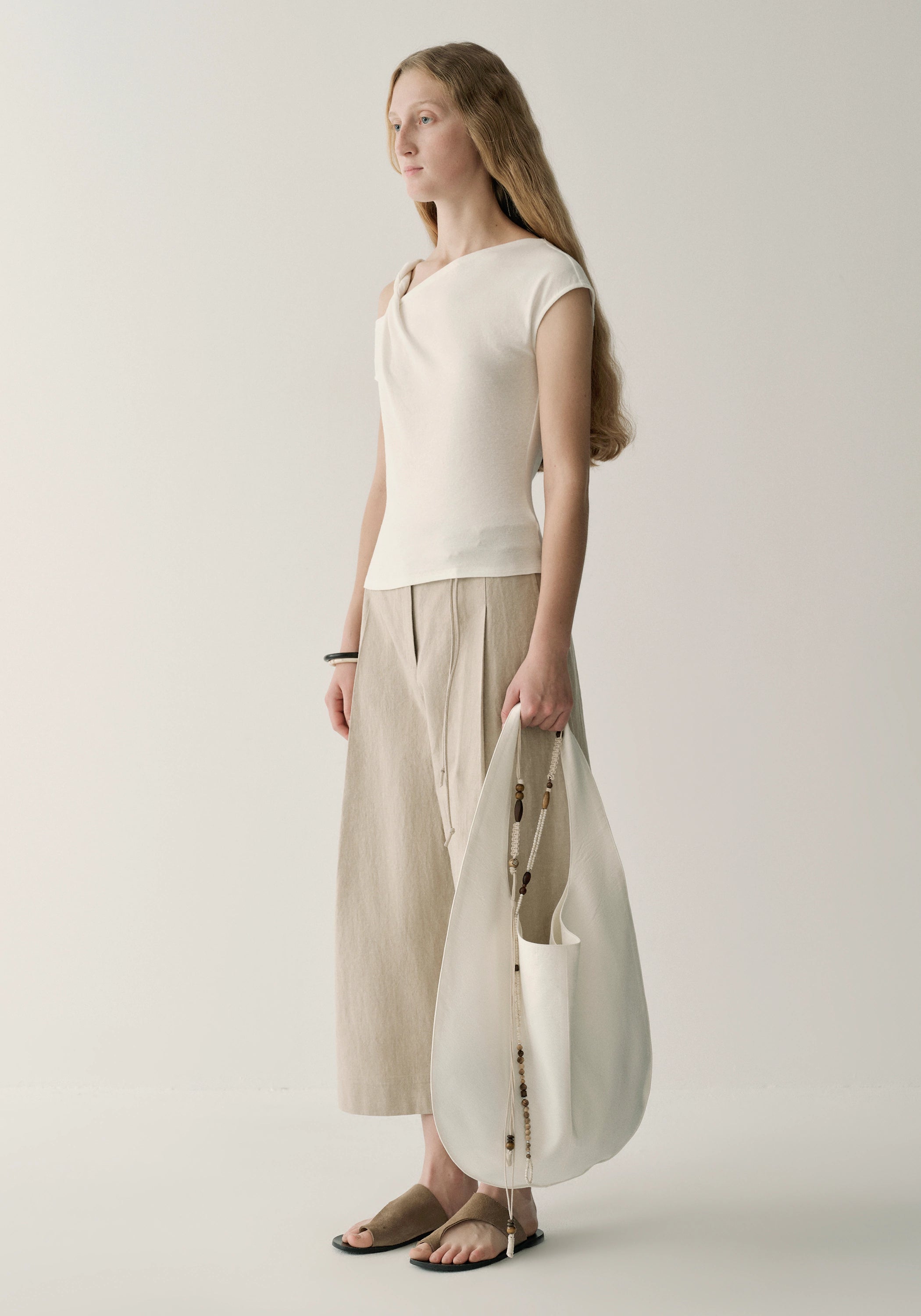 #color_off white