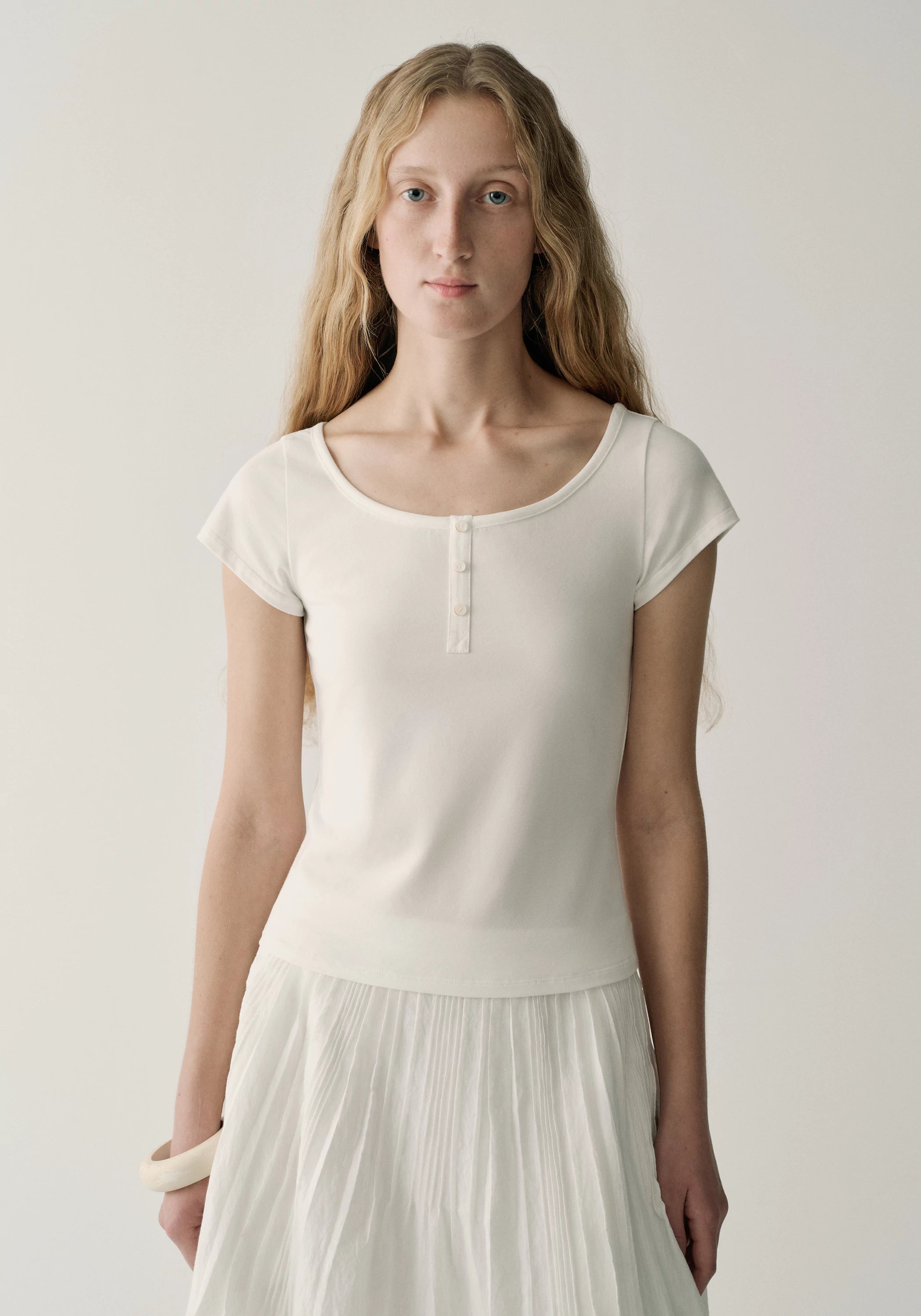 #color_off white