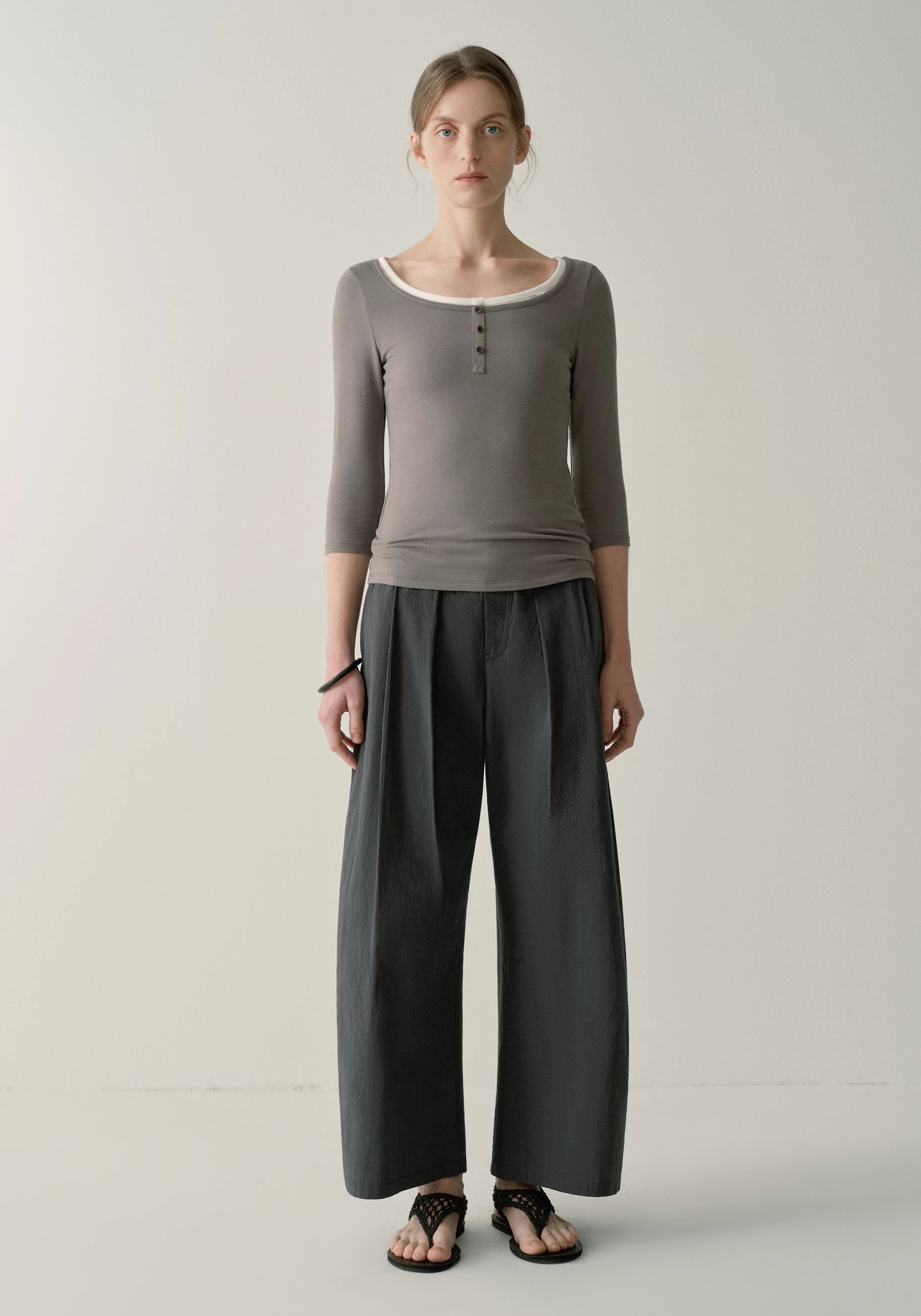 #color_mid gray