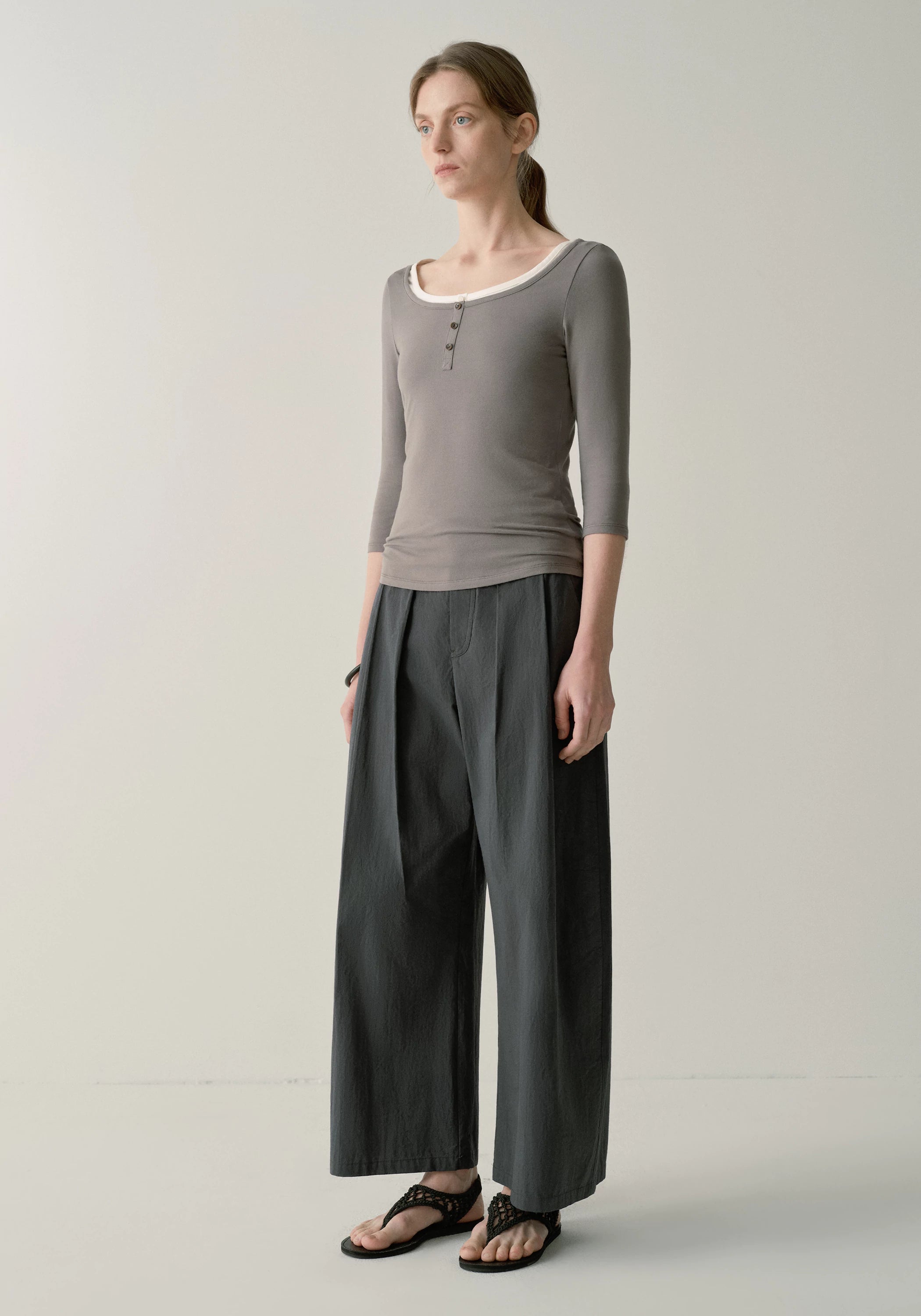 #color_mid gray