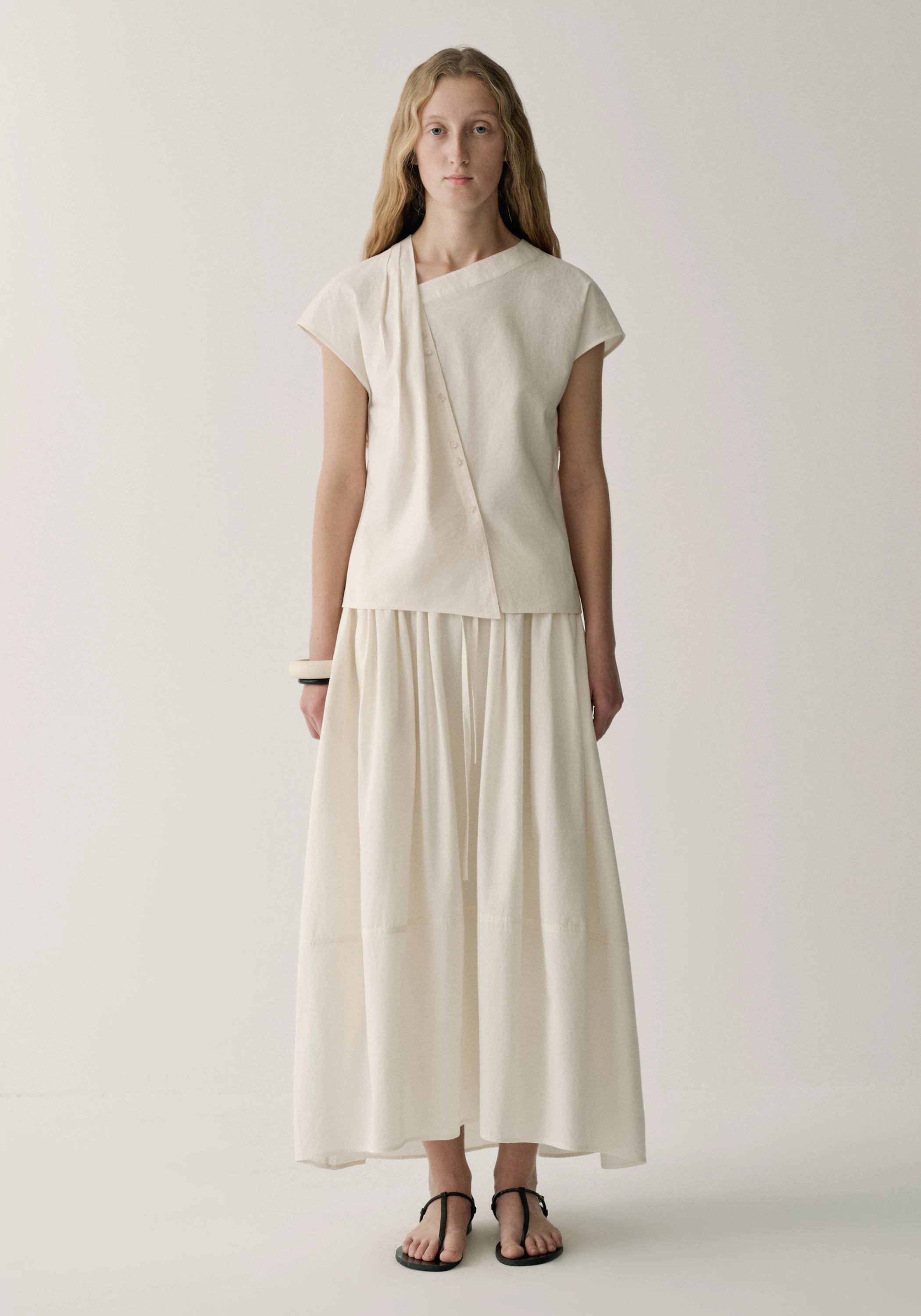 #color_off white