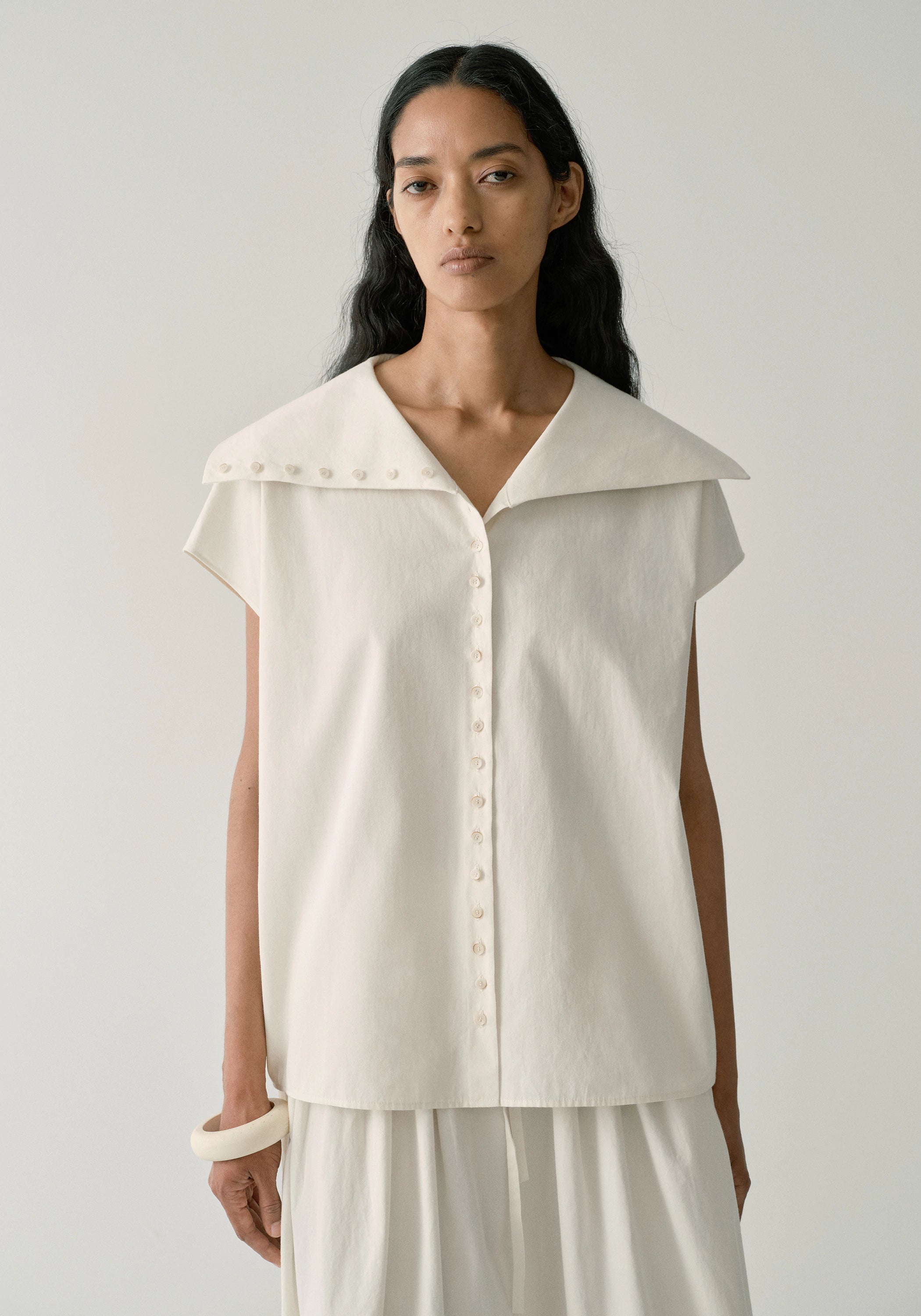 #color_off white