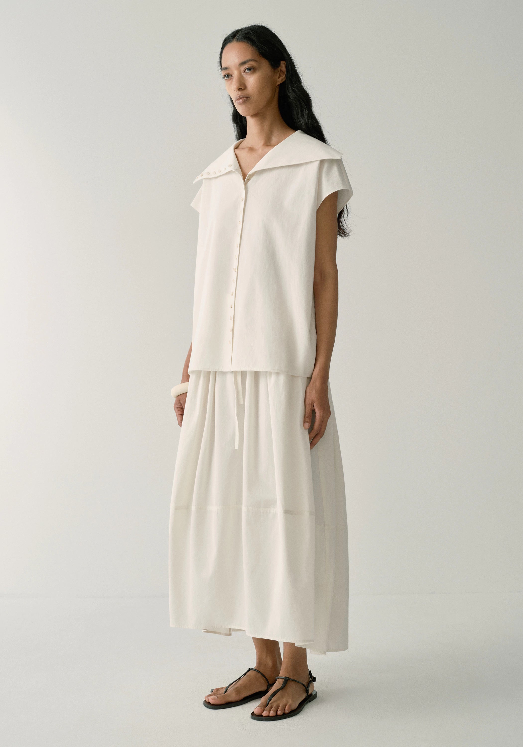 #color_off white