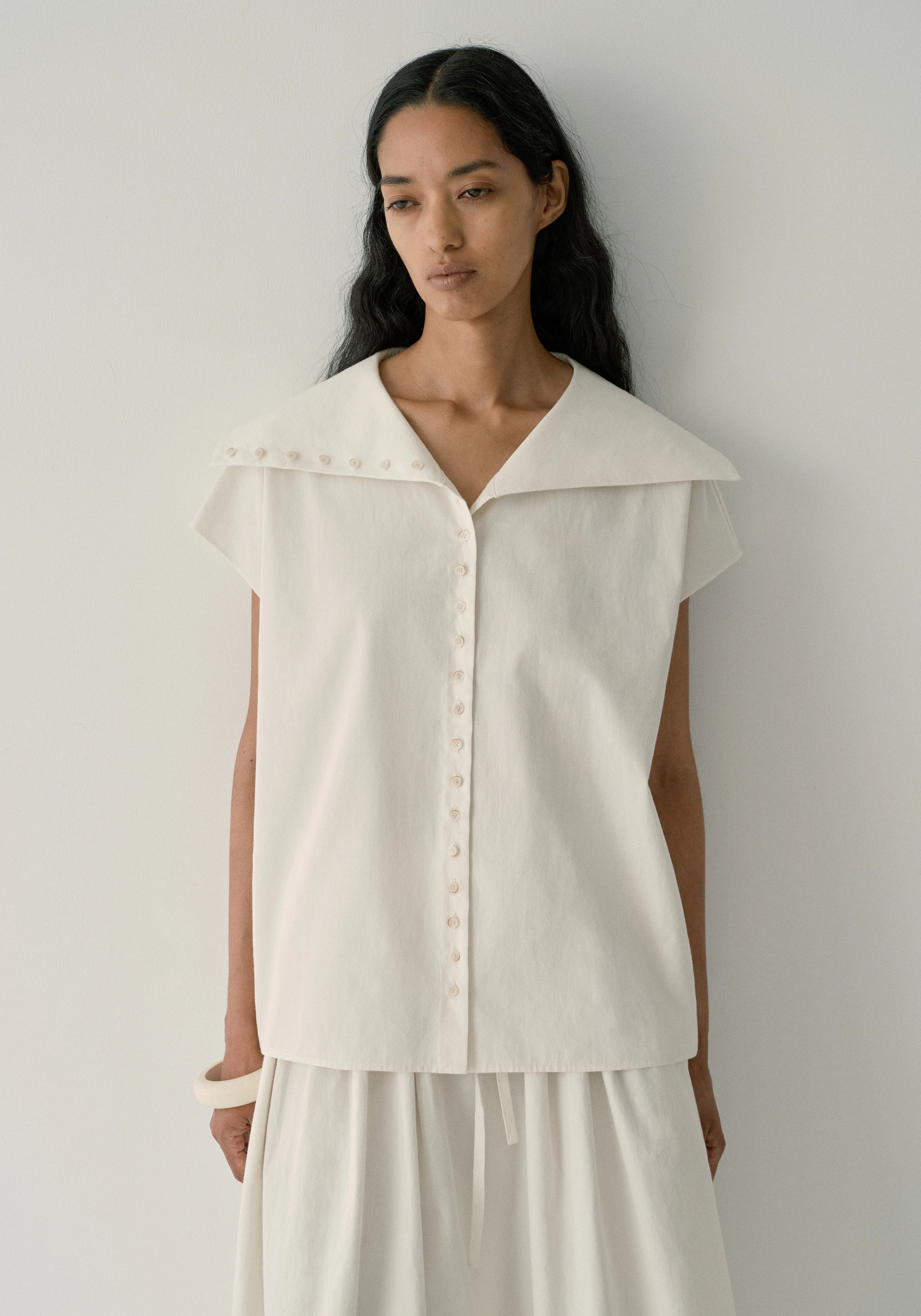 #color_off white