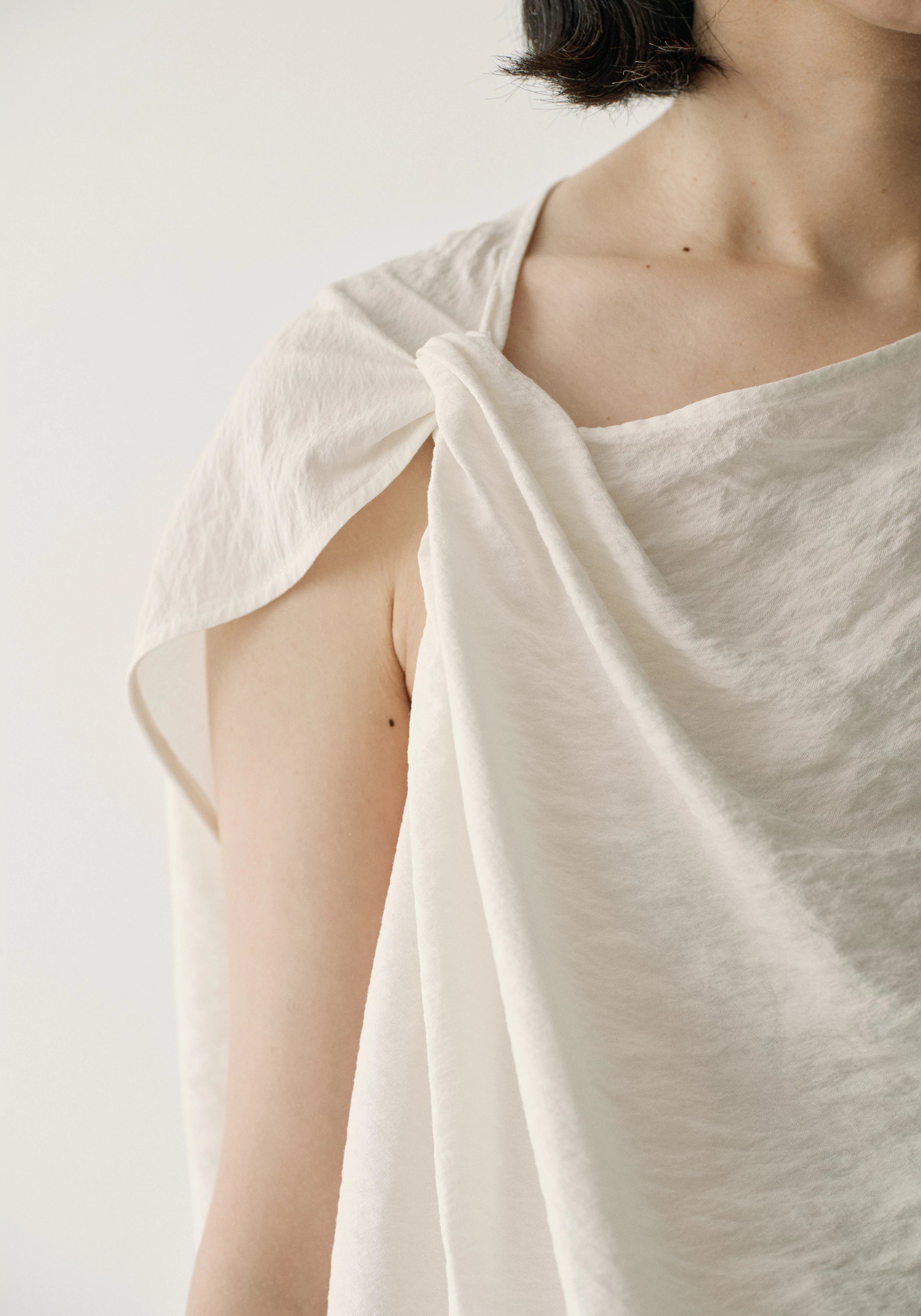 #color_off white