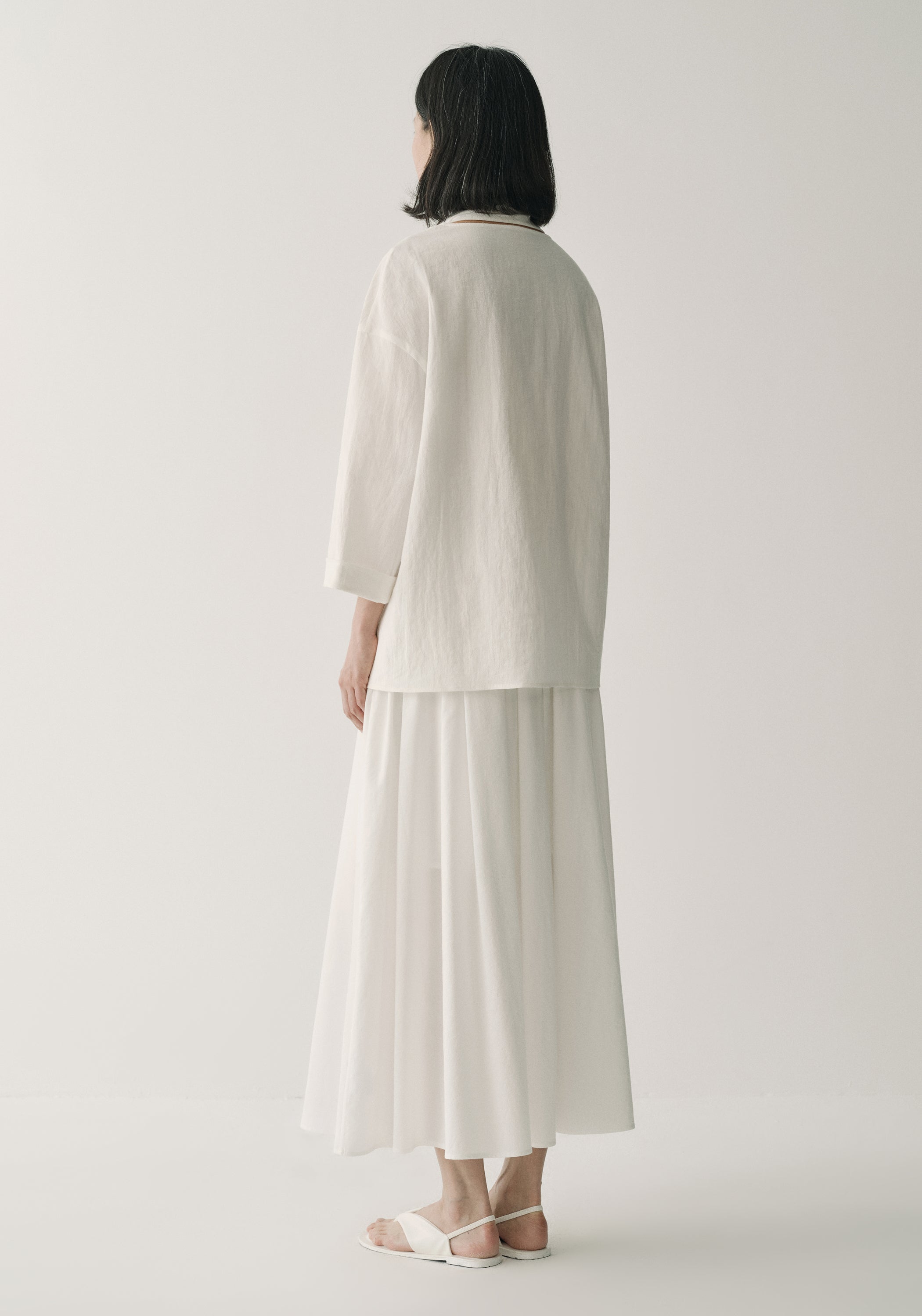 #color_off white