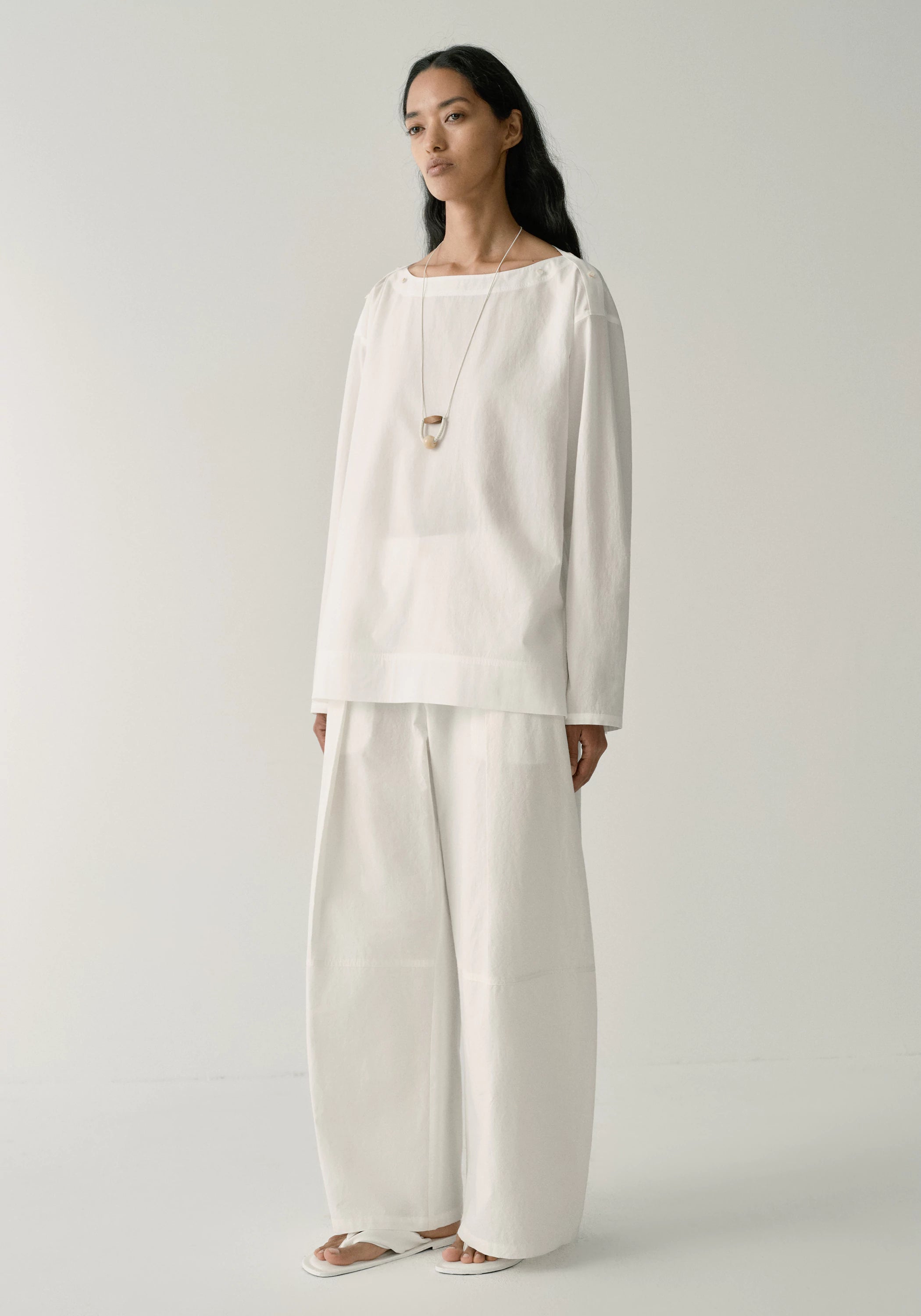#color_off white