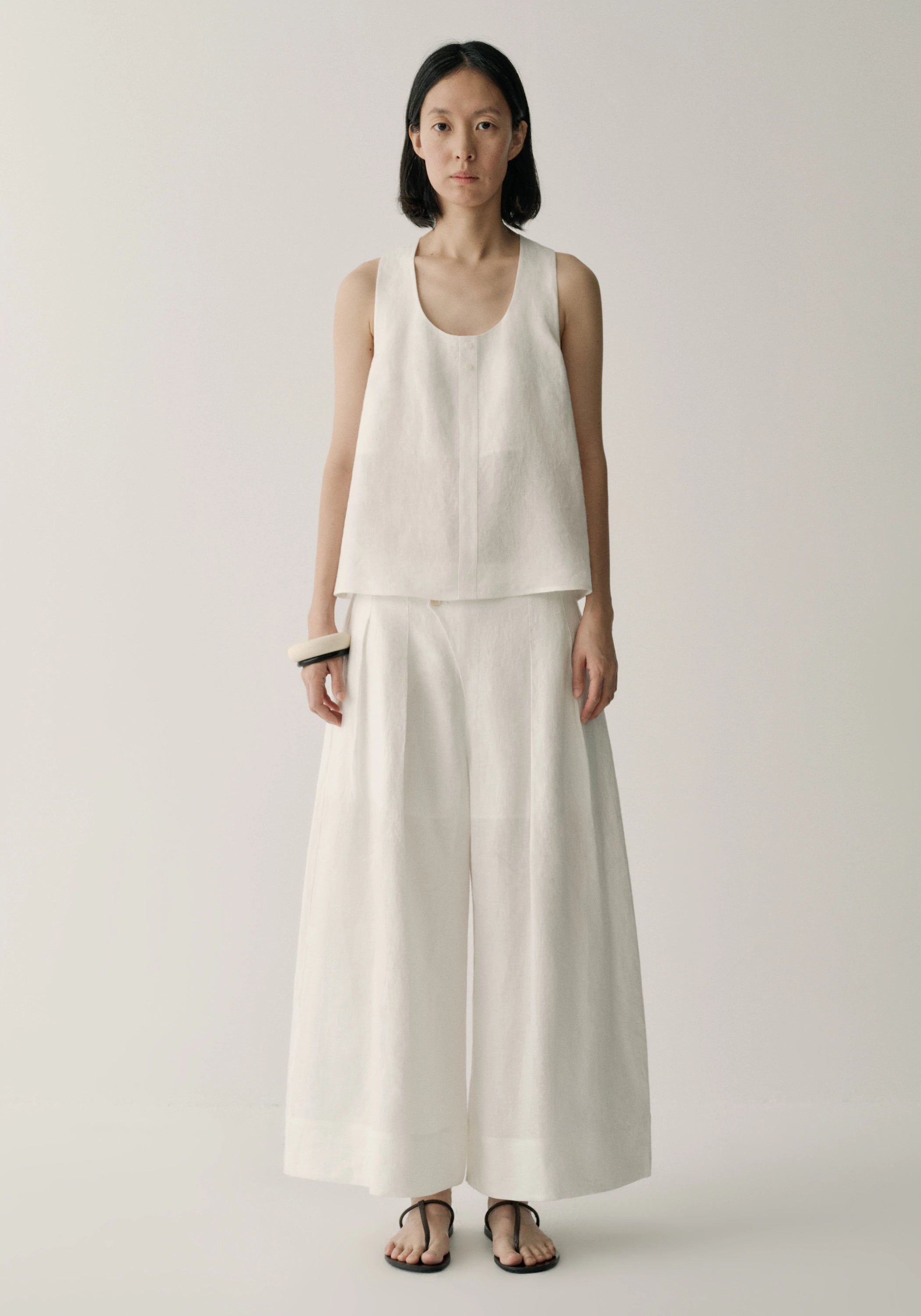#color_off white