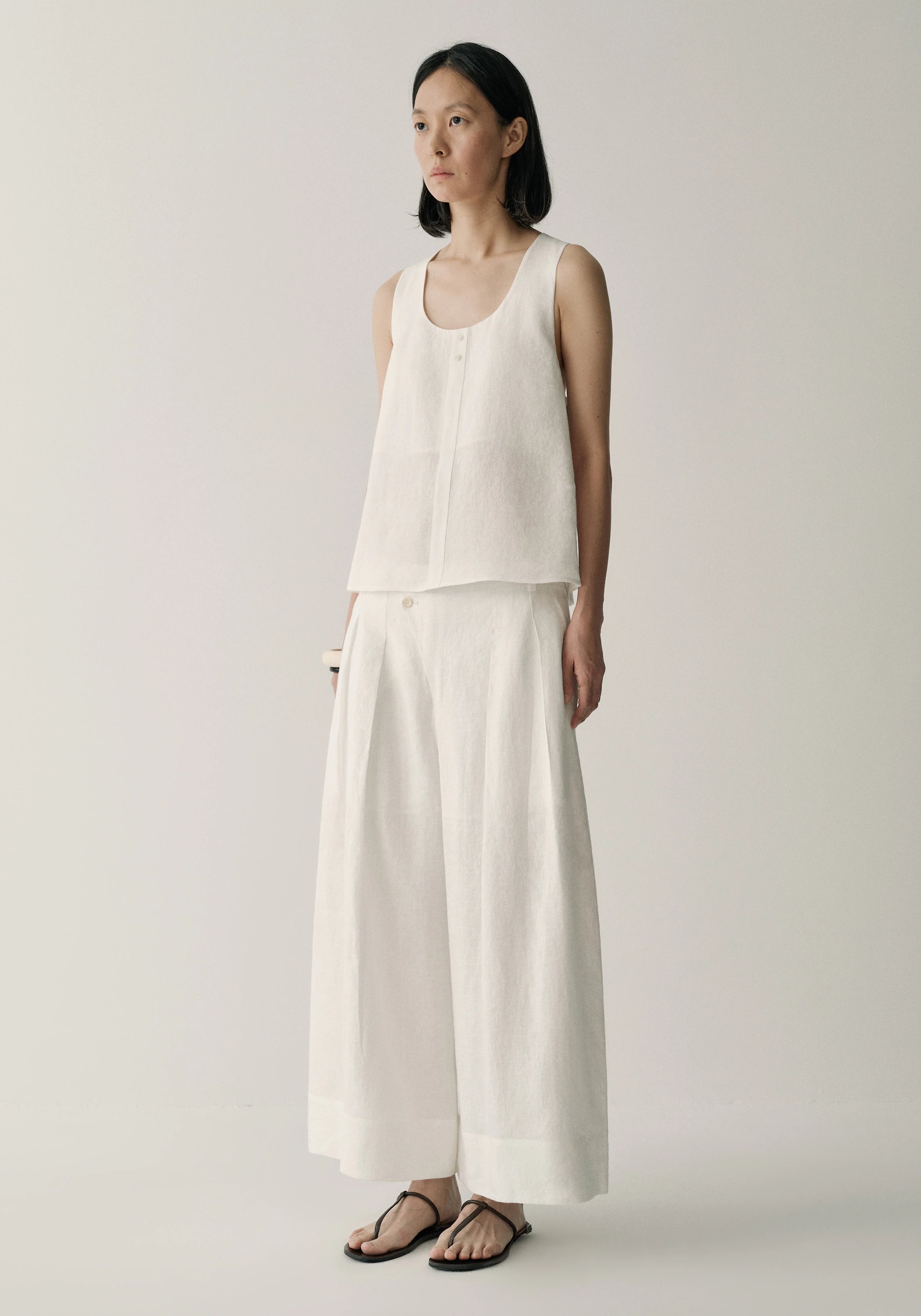 #color_off white