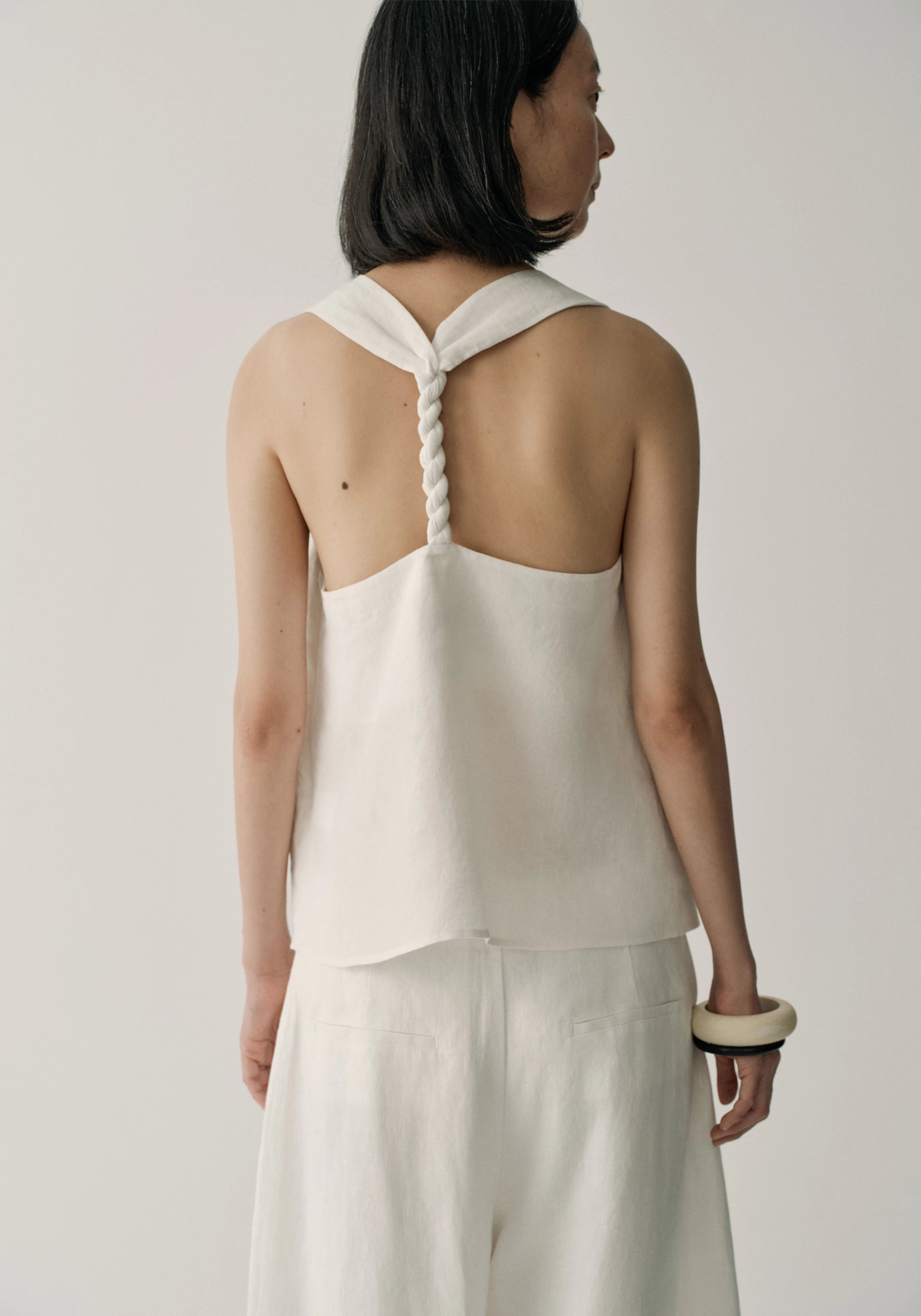 #color_off white