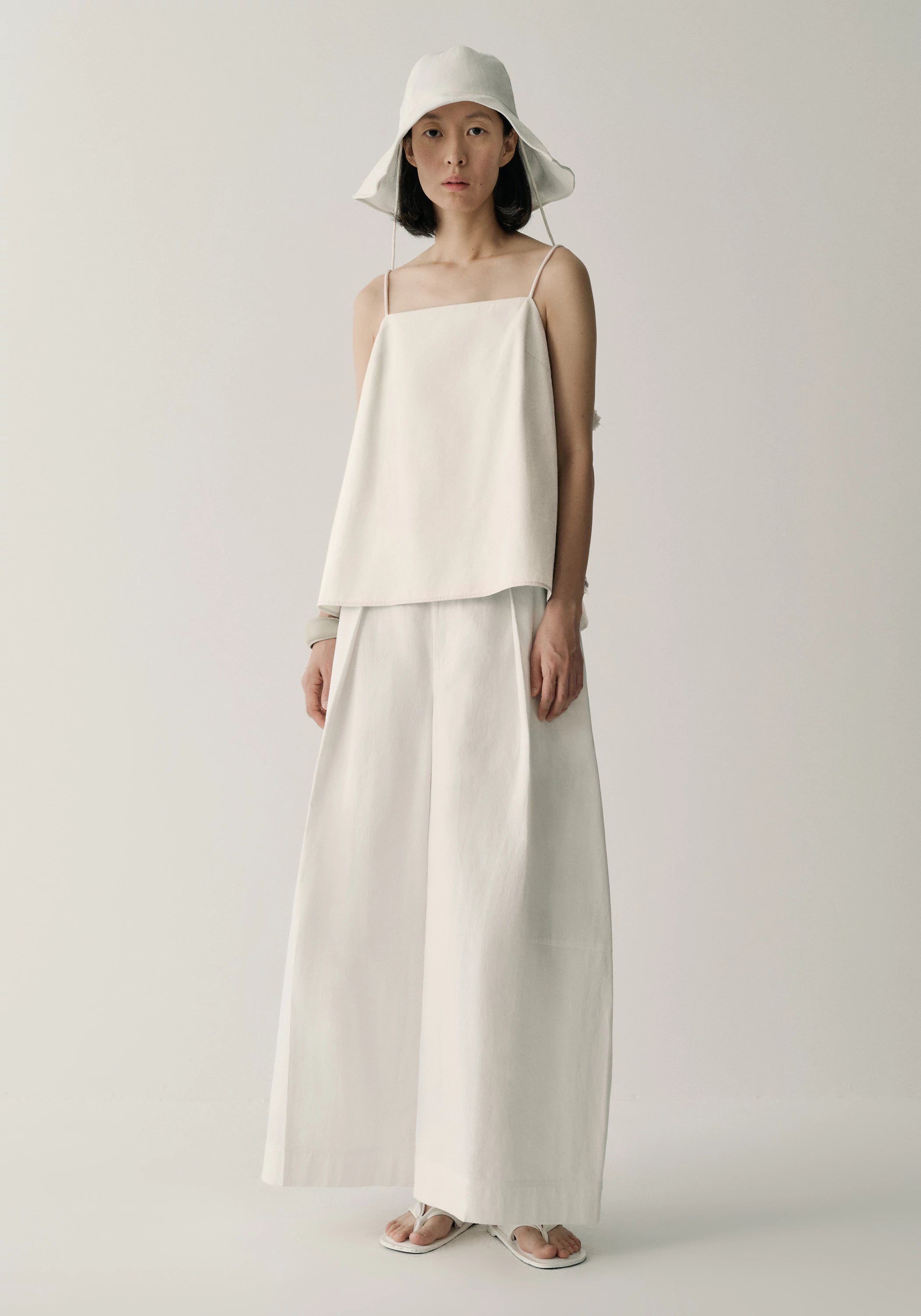 #color_off white