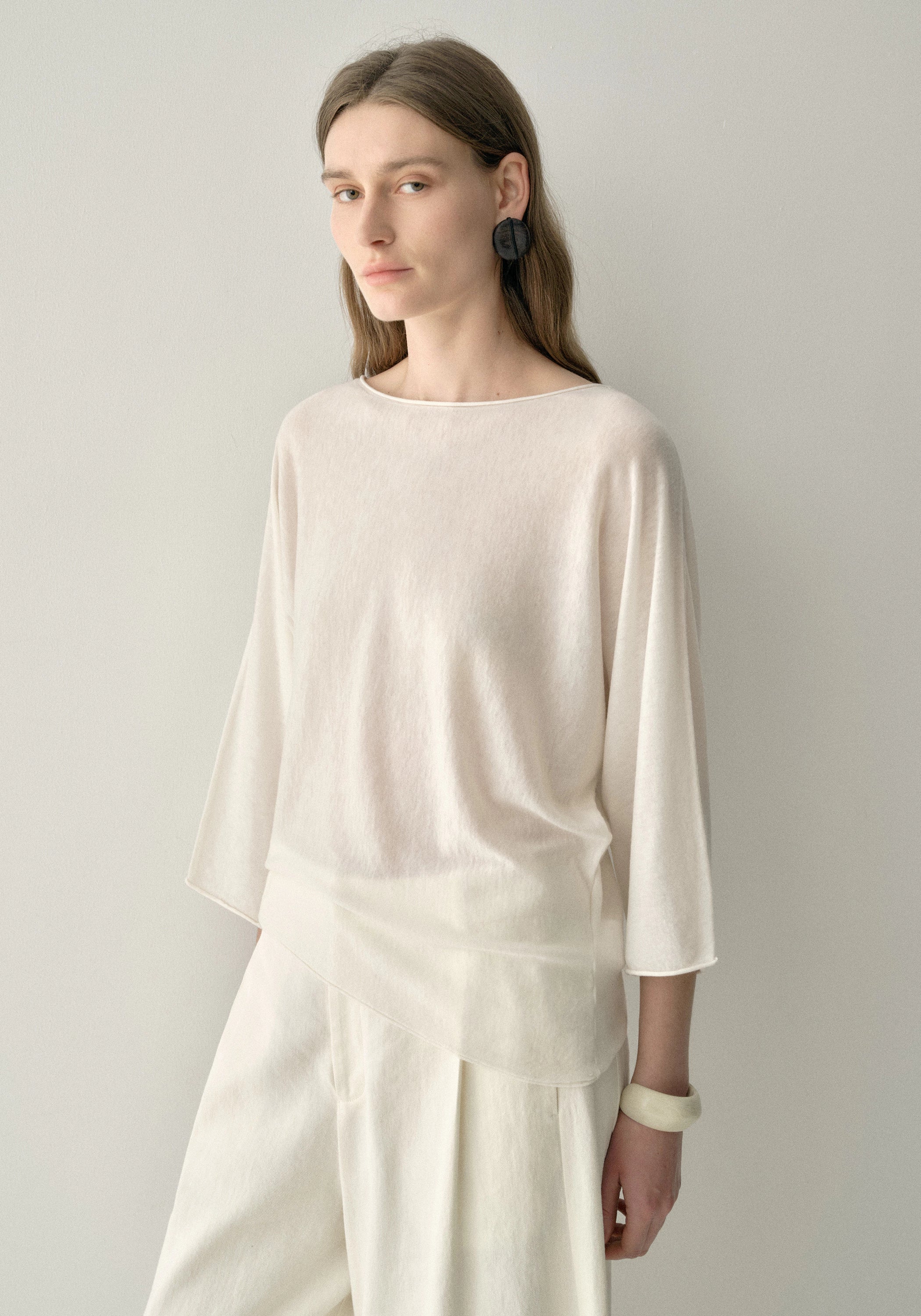 #color_cream white