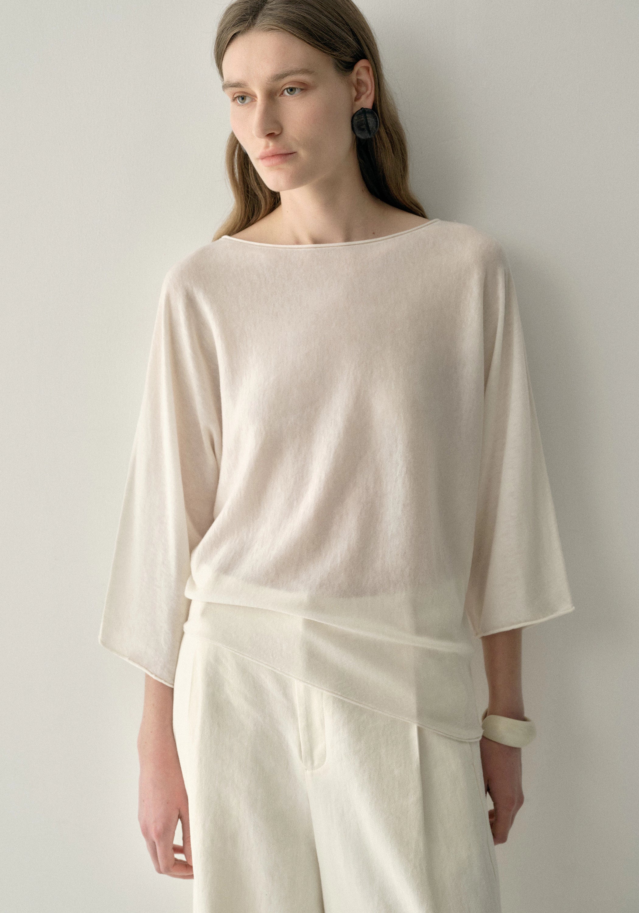 #color_cream white