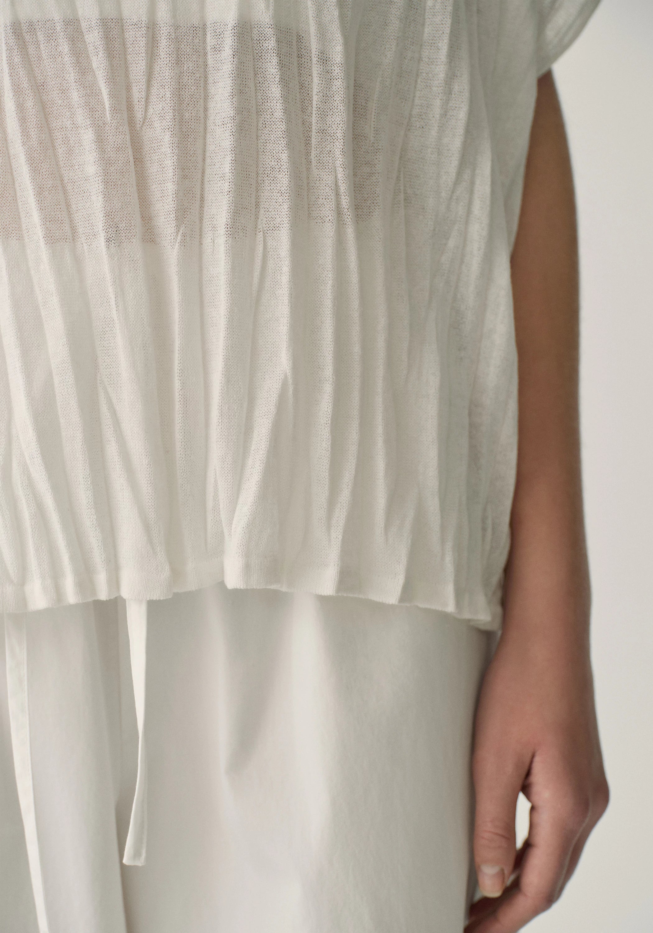 #color_off white