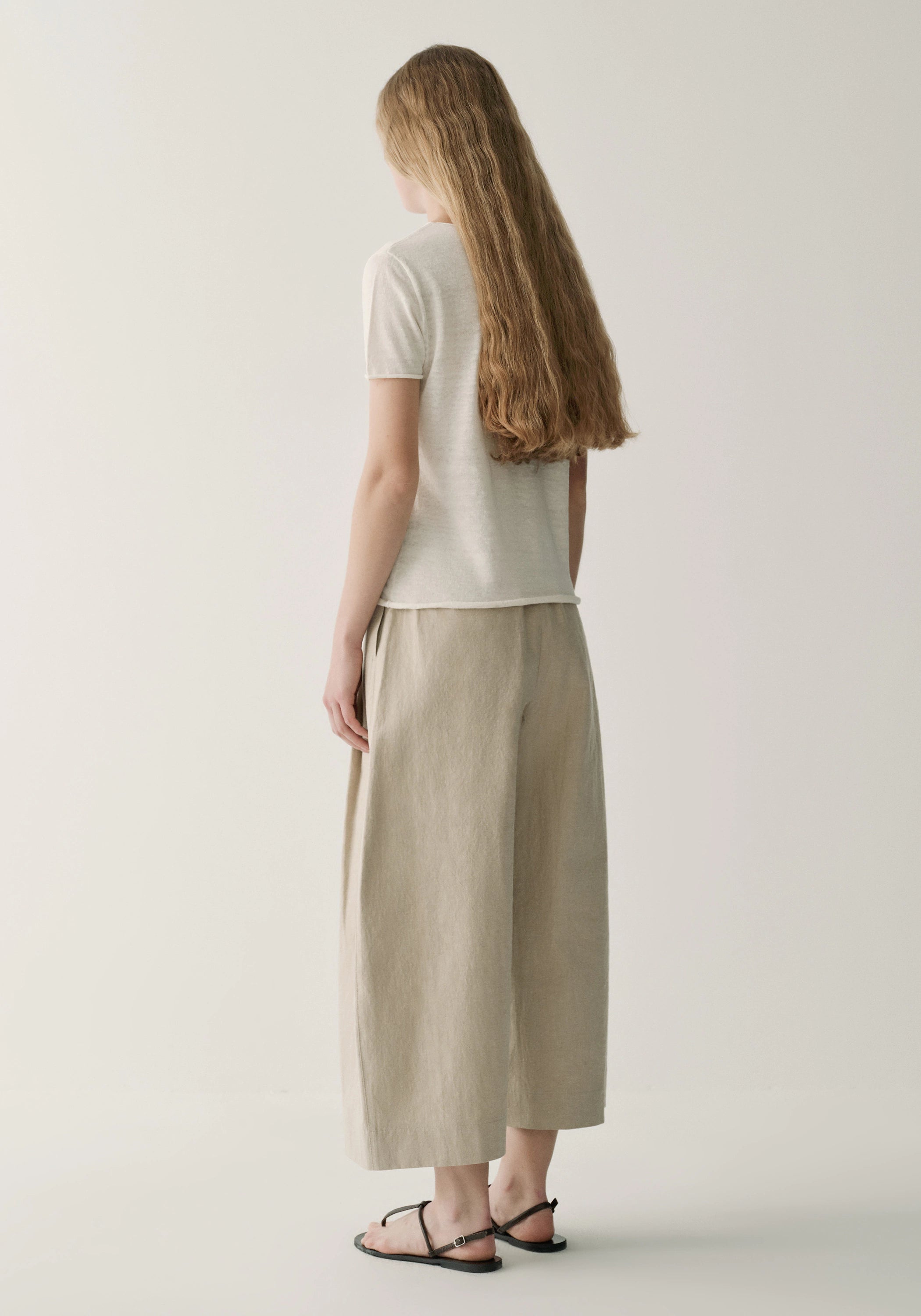 #color_off white
