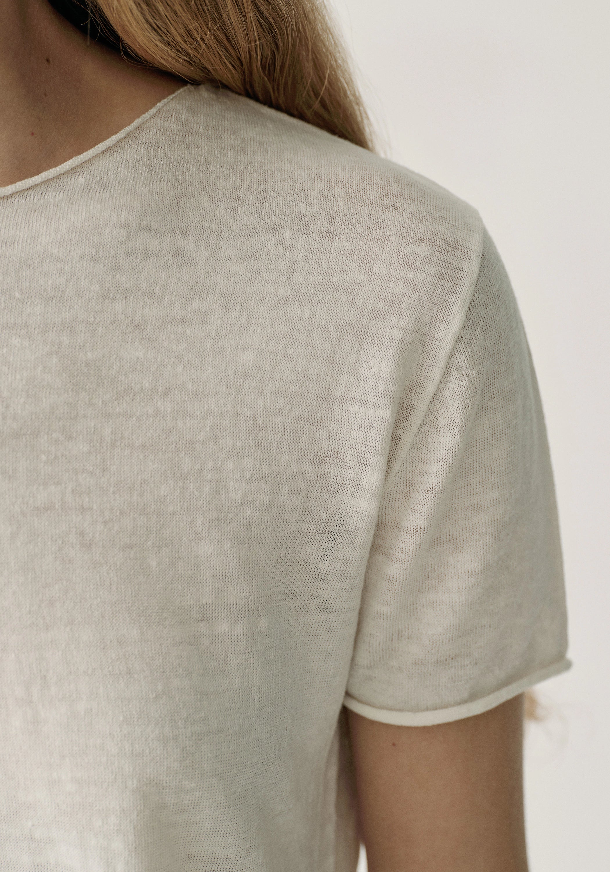 #color_off white