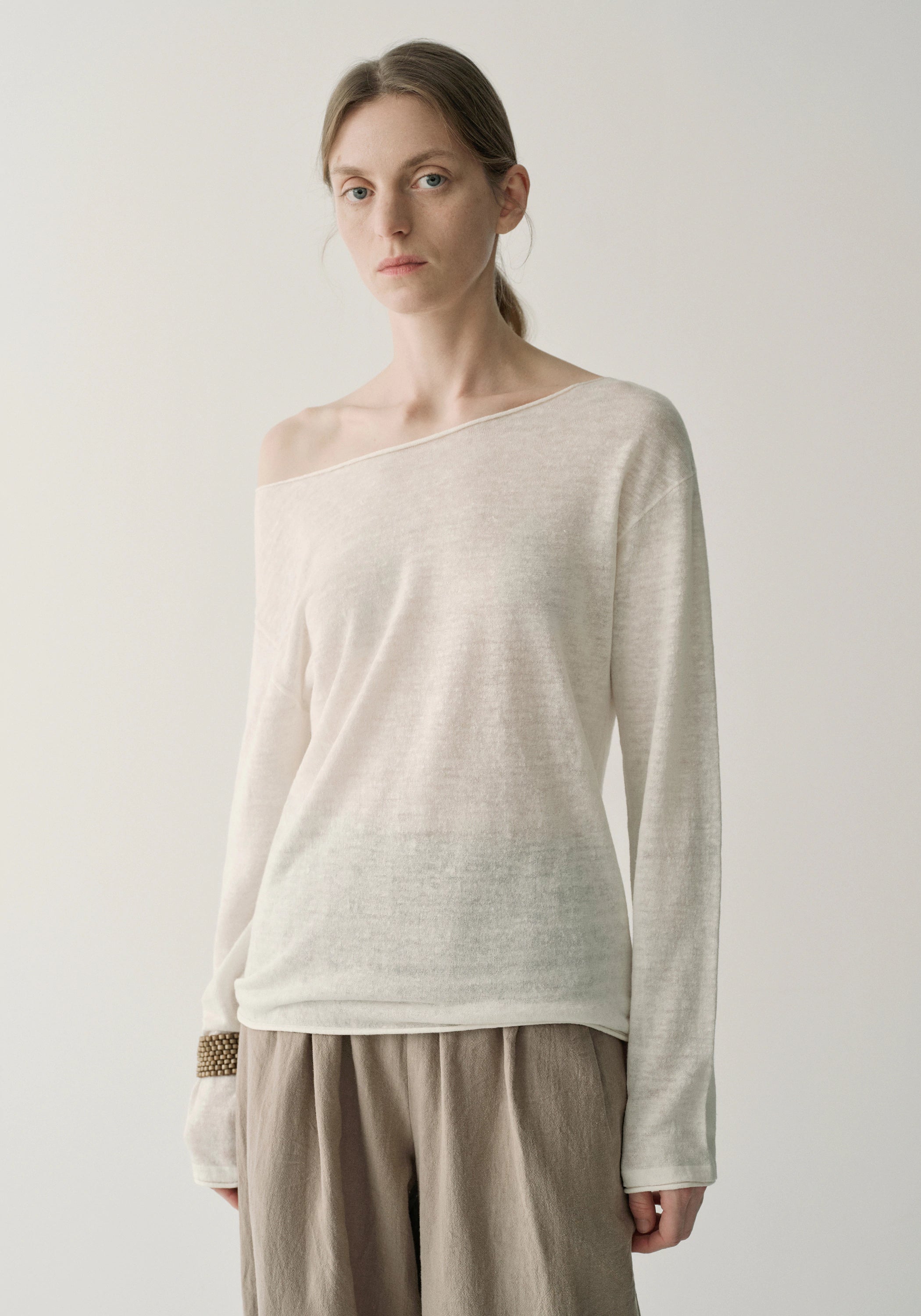 #color_off white